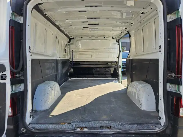 Opel Vivaro view 7
