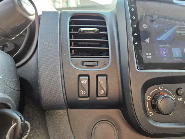Opel Vivaro view 13
