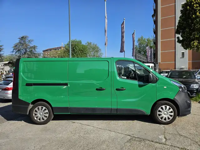 Opel Vivaro view 4