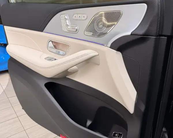 Mercedes-Benz Gle Class view 11
