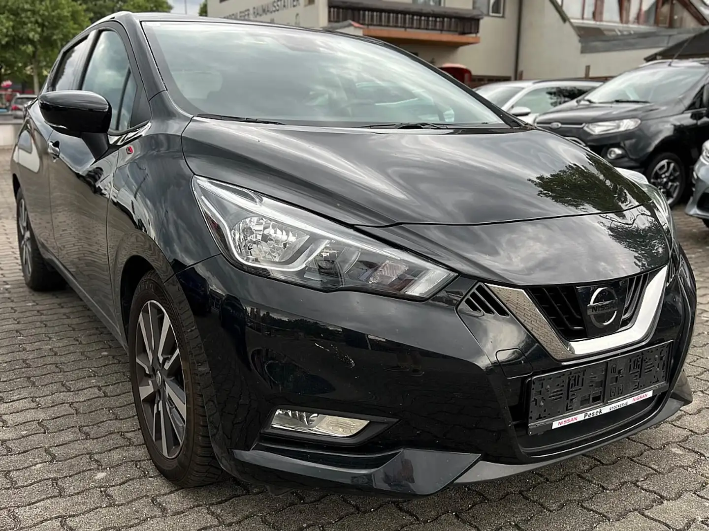 Nissan Micra 1,0 IG-T 100 Visia Schwarz - 2