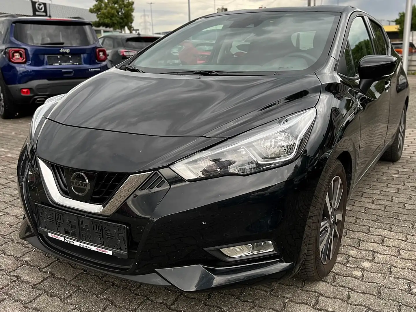 Nissan Micra 1,0 IG-T 100 Visia Schwarz - 1