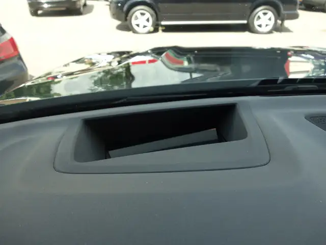 BMW X7 view 6