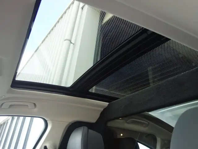 BMW X7 view 7