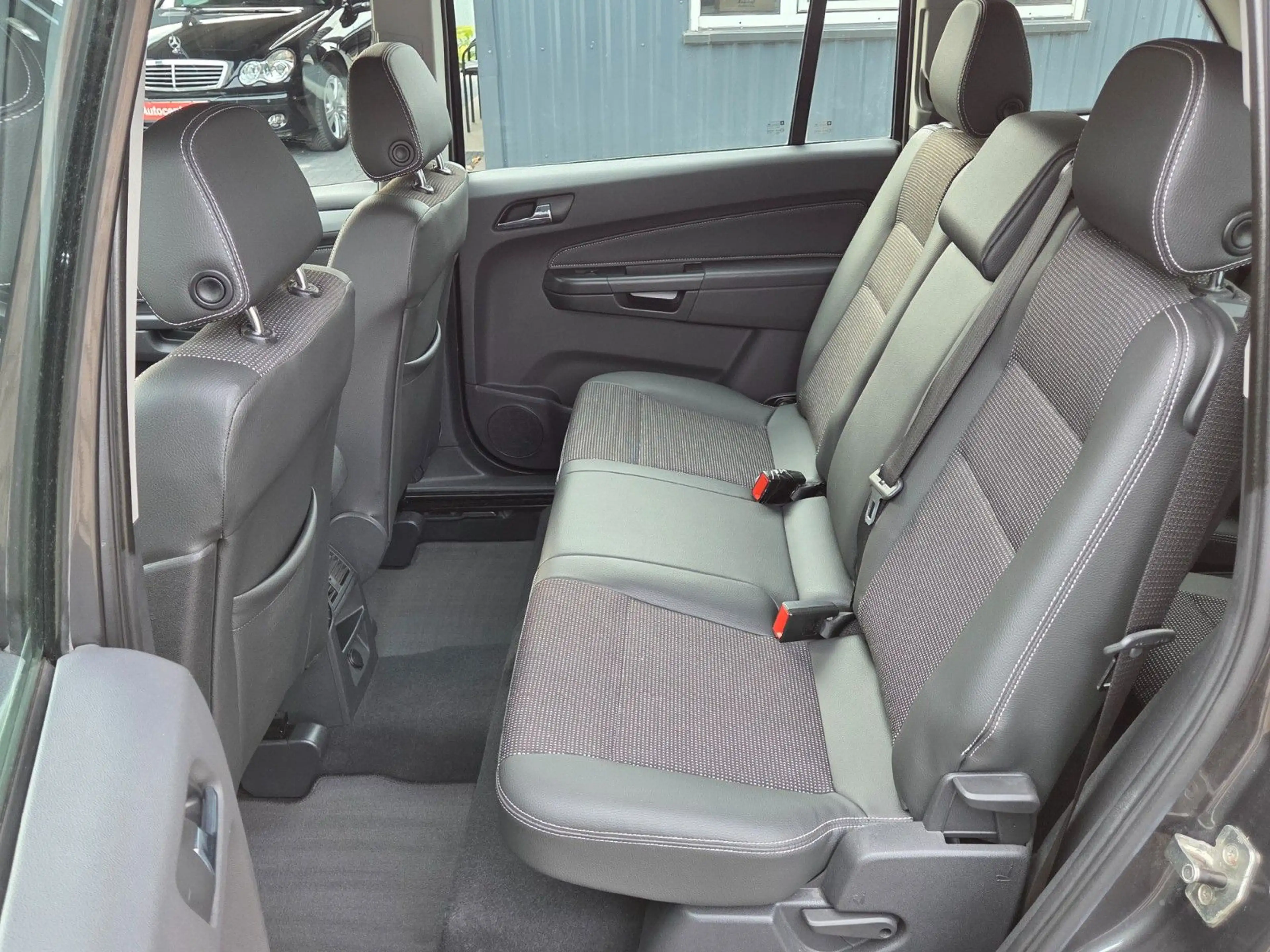 Opel Zafira B Innovation*1.HAND*TÜVNEU*XENON*LEDER — photo 14