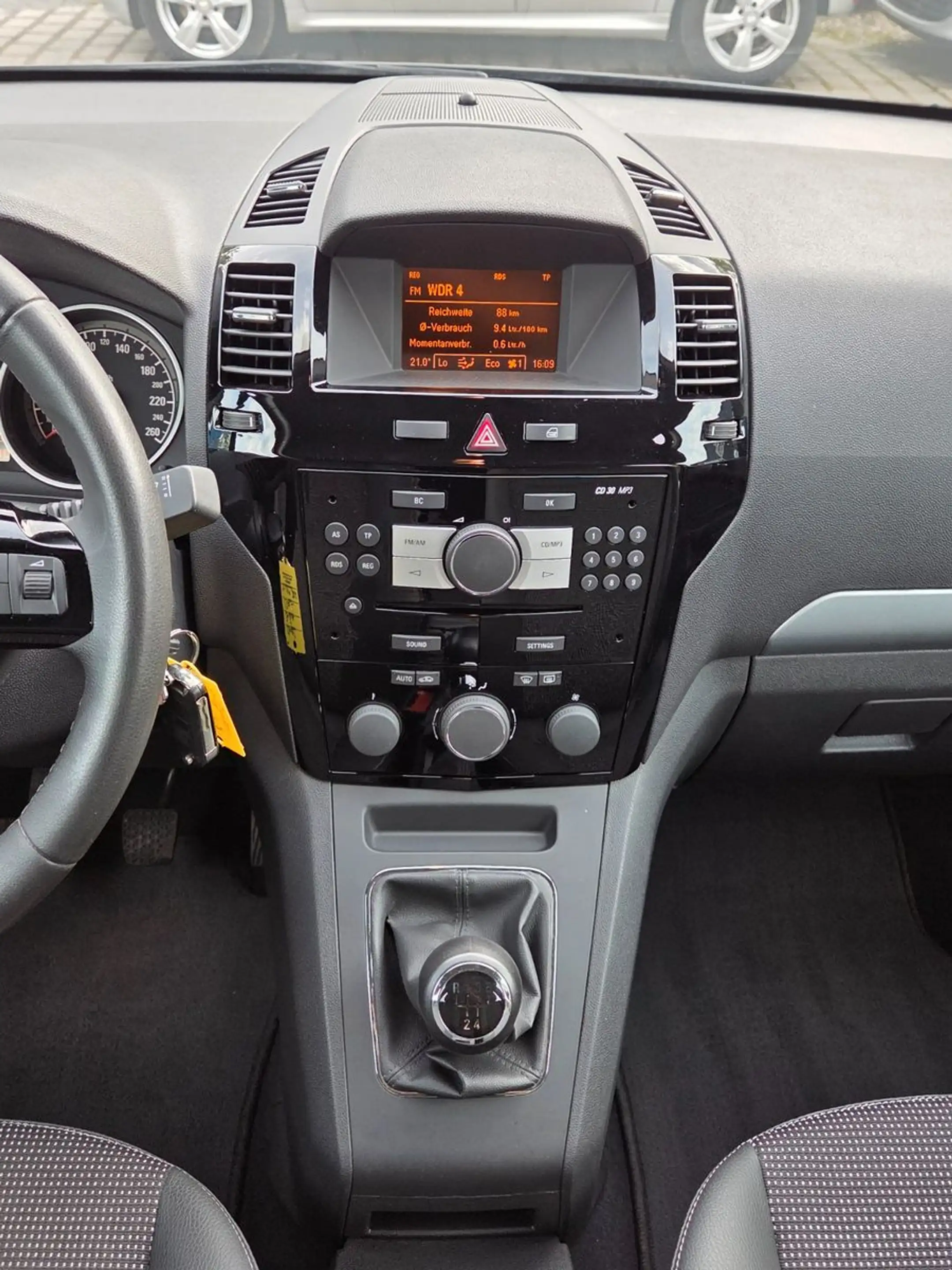 Opel Zafira B Innovation*1.HAND*TÜVNEU*XENON*LEDER — photo 21