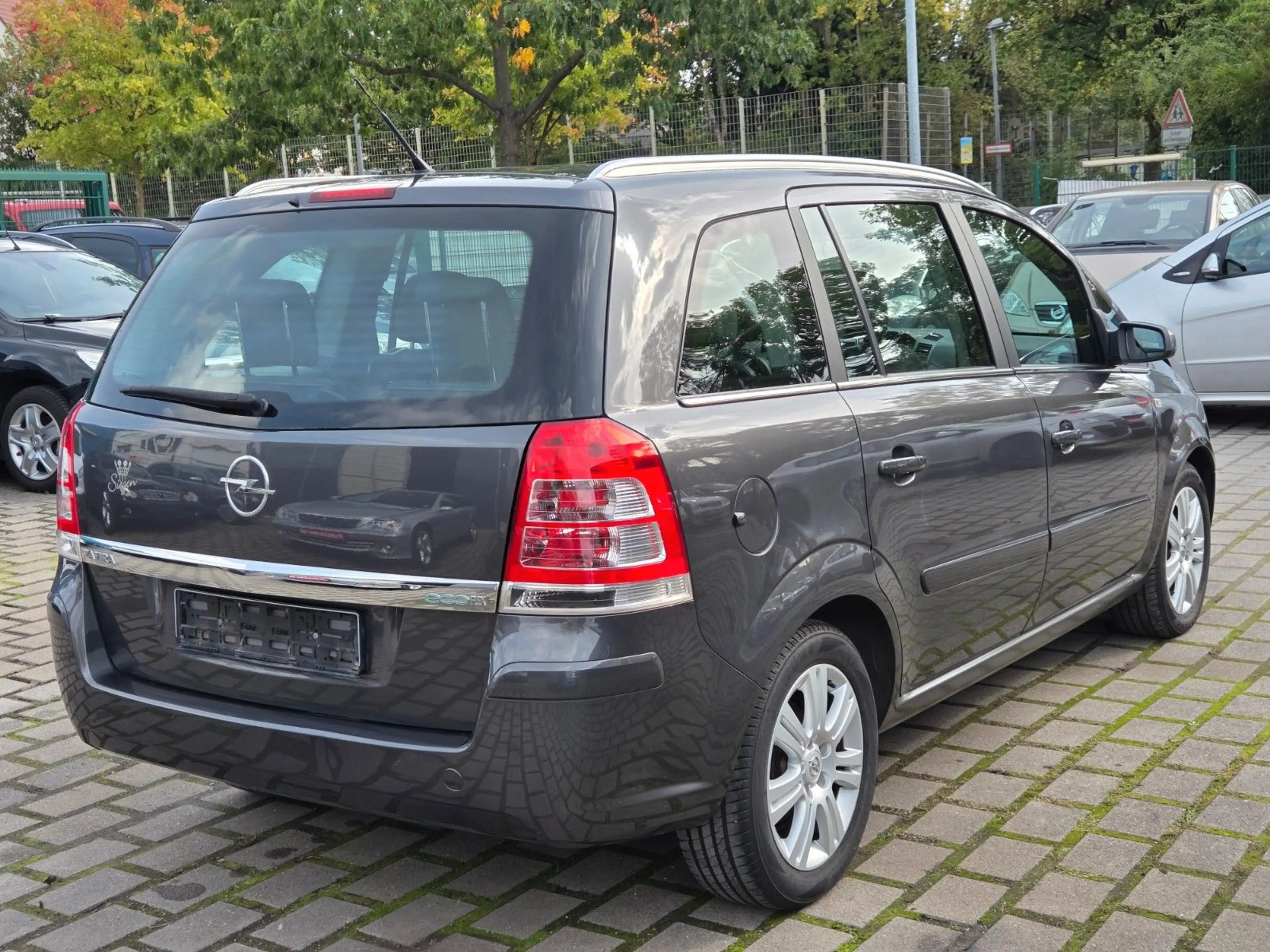 Opel Zafira B Innovation*1.HAND*TÜVNEU*XENON*LEDER — photo 5