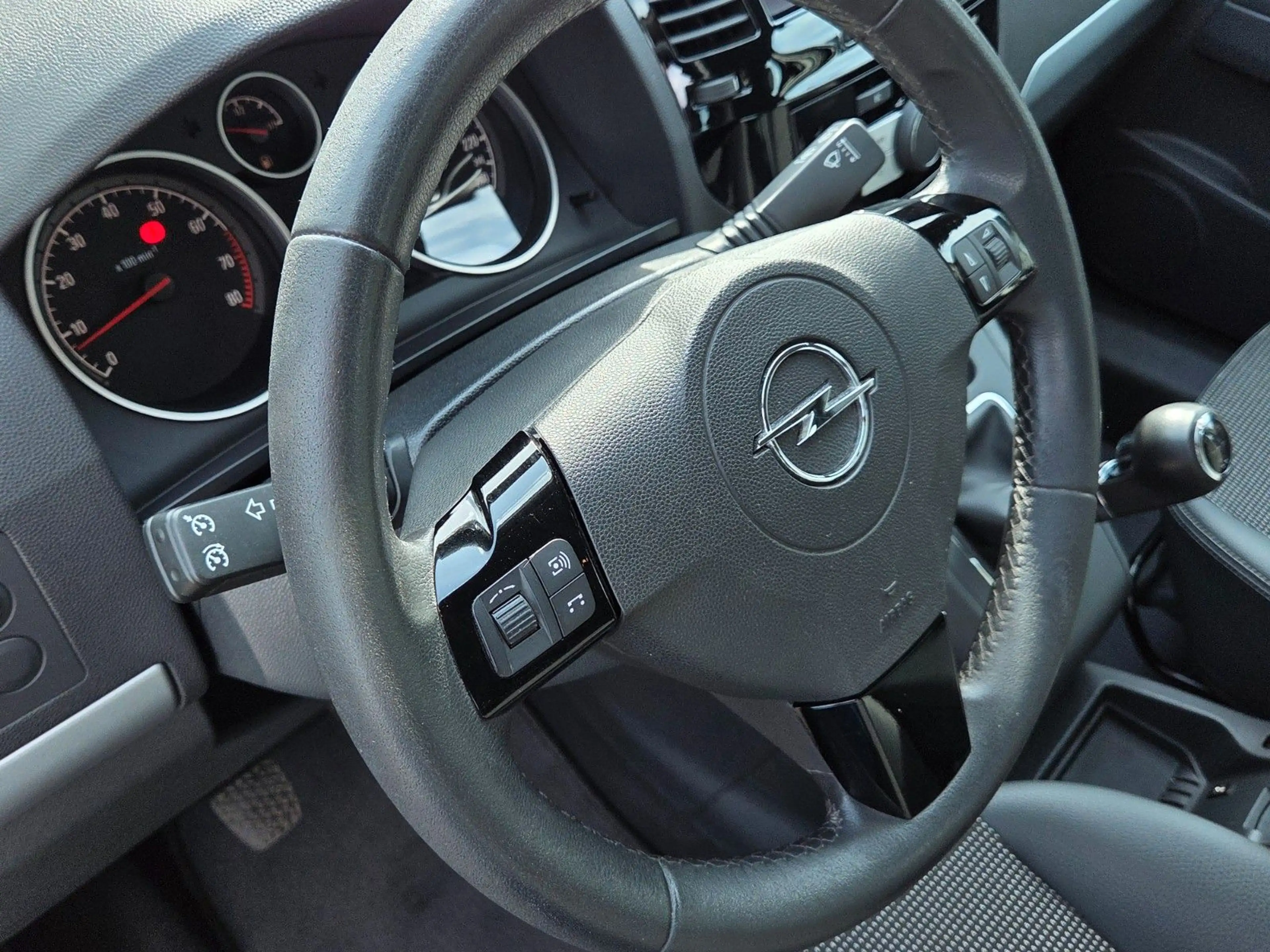 Opel Zafira B Innovation*1.HAND*TÜVNEU*XENON*LEDER — photo 25