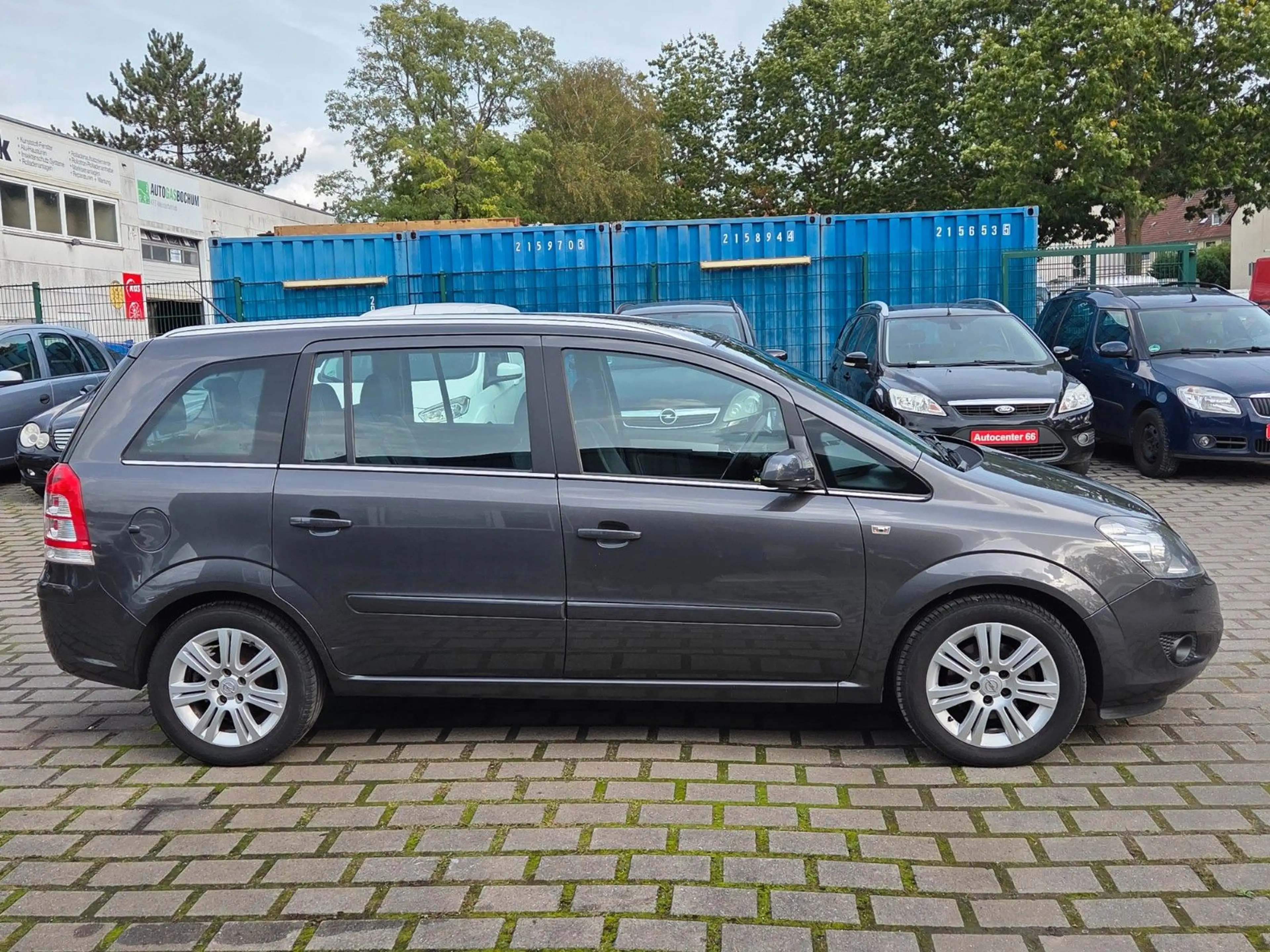 Opel Zafira B Innovation*1.HAND*TÜVNEU*XENON*LEDER — photo 4