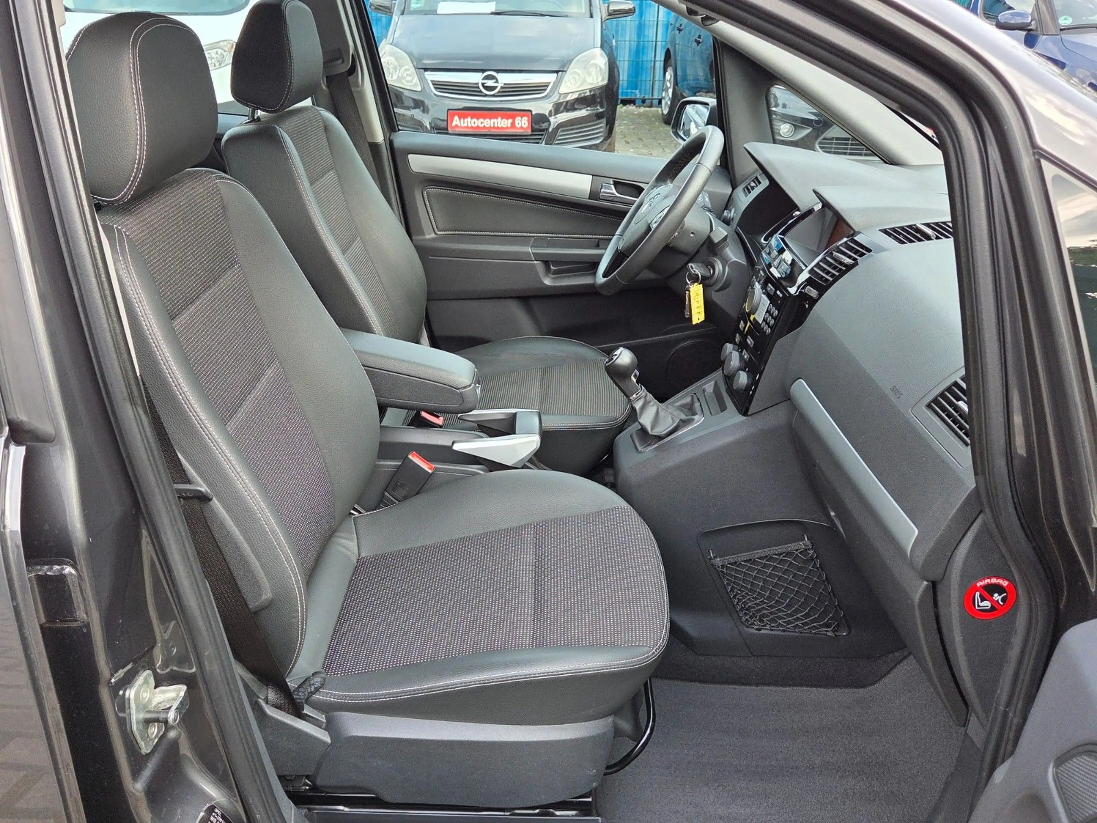 Opel Zafira B Innovation*1.HAND*TÜVNEU*XENON*LEDER — photo 10