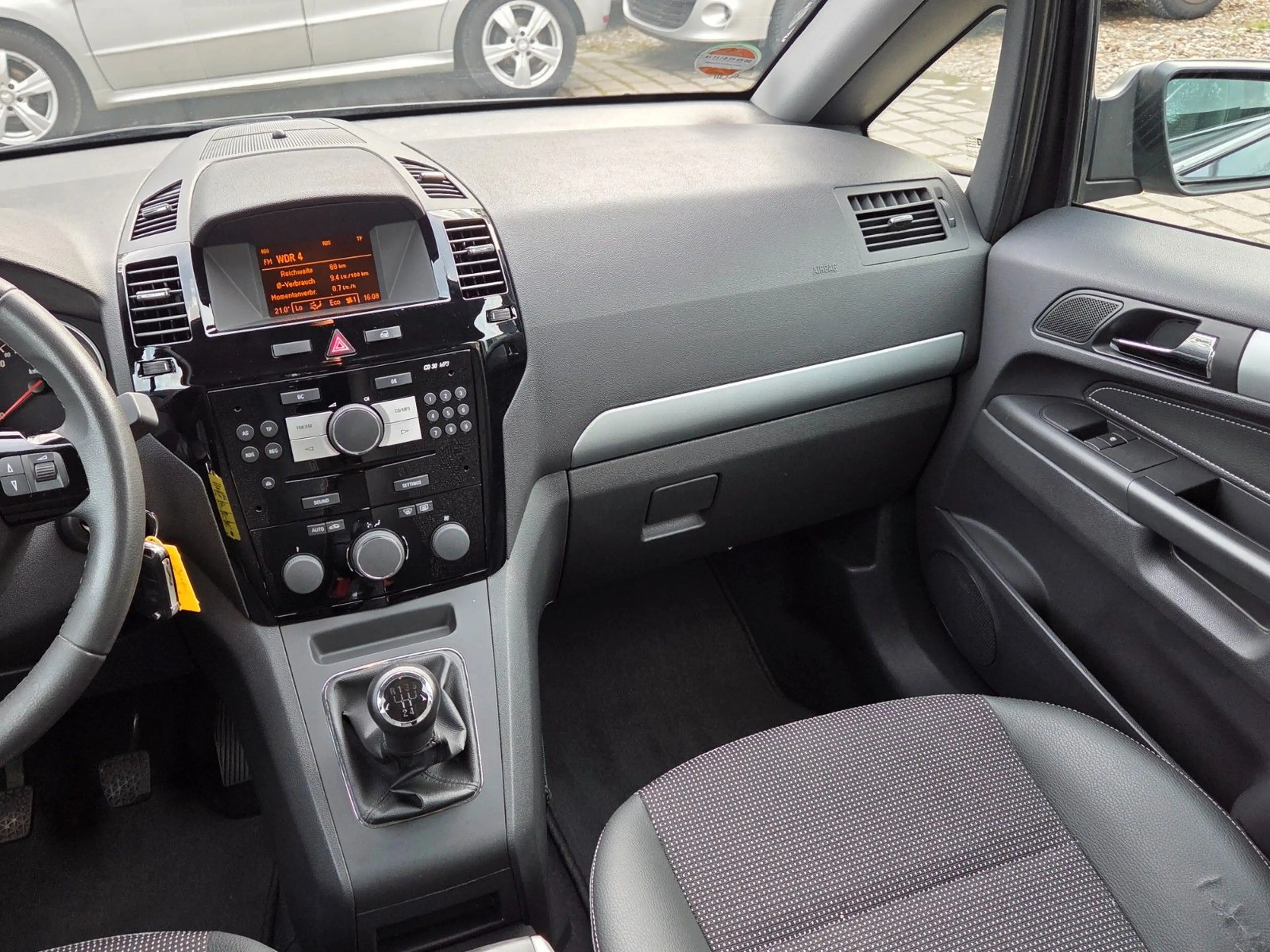Opel Zafira B Innovation*1.HAND*TÜVNEU*XENON*LEDER — photo 19