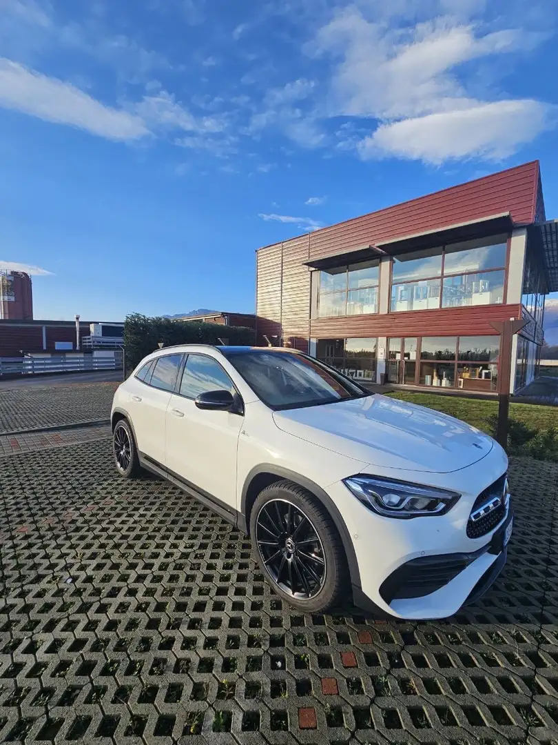 Mercedes-Benz GLA 220 d Premium 4matic auto - 1