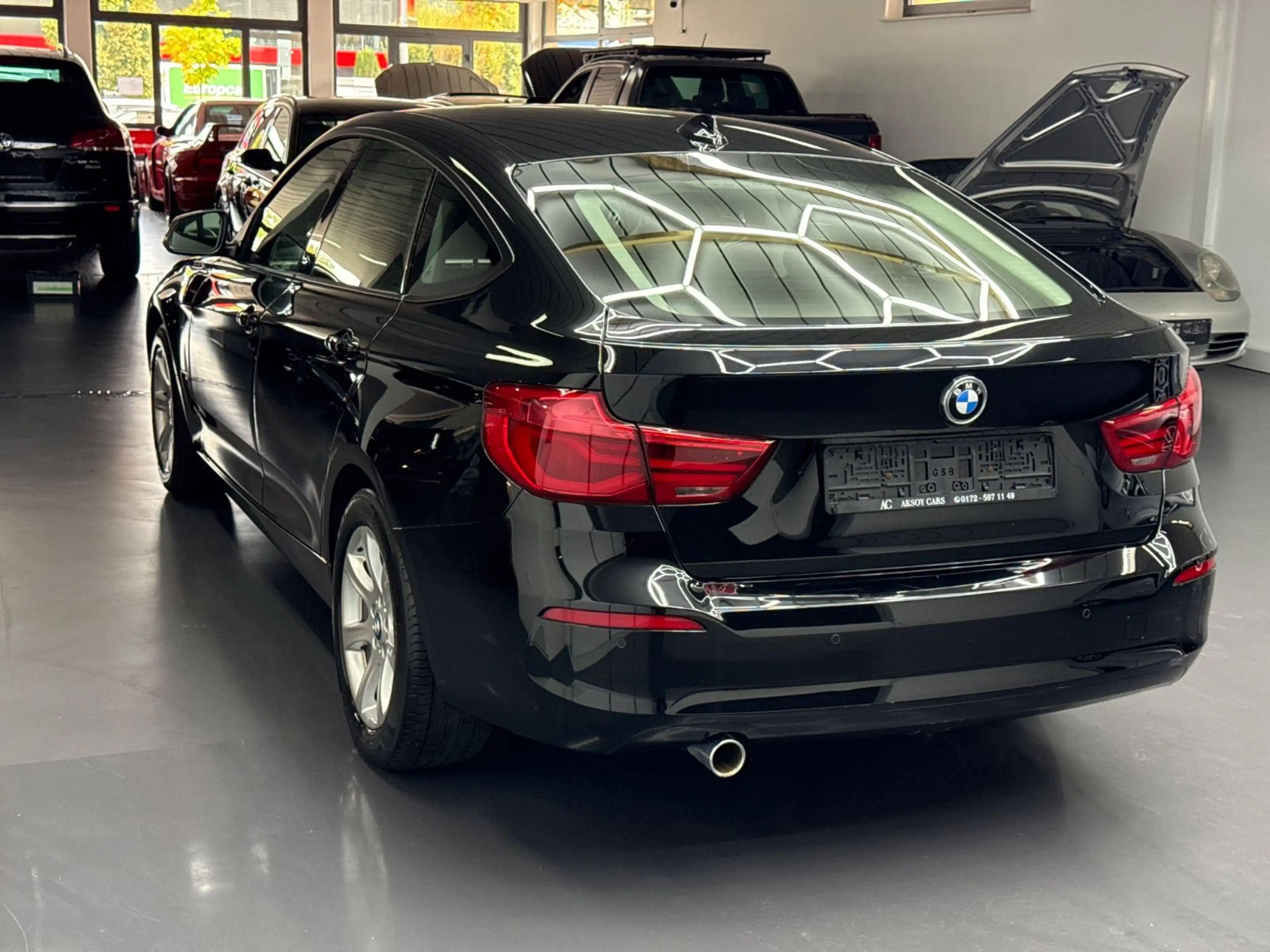 BMW 318 3 Gran Turismo 318 d Advantage — photo 7