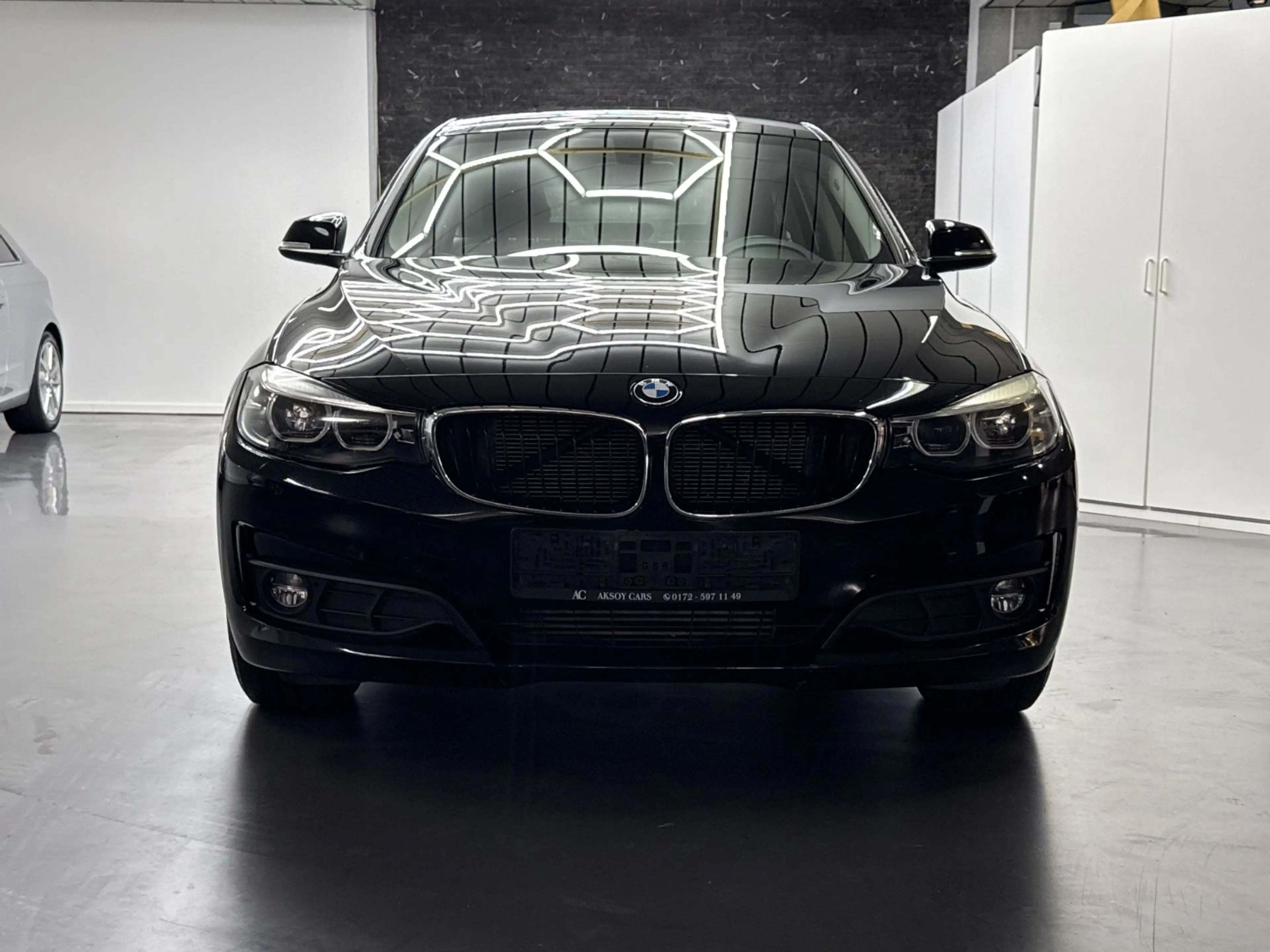 BMW 318 3 Gran Turismo 318 d Advantage — photo 3