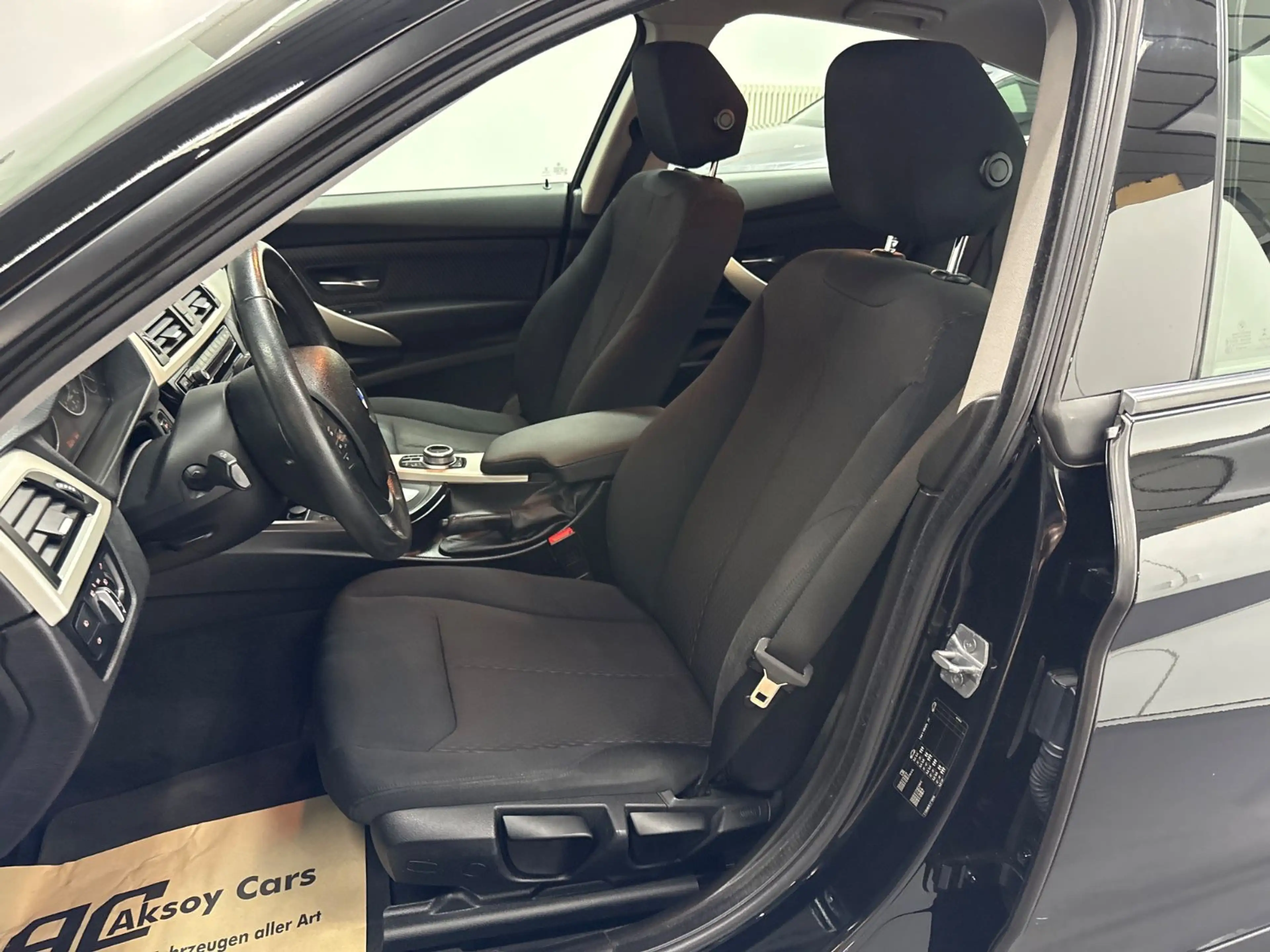 BMW 318 3 Gran Turismo 318 d Advantage — photo 10