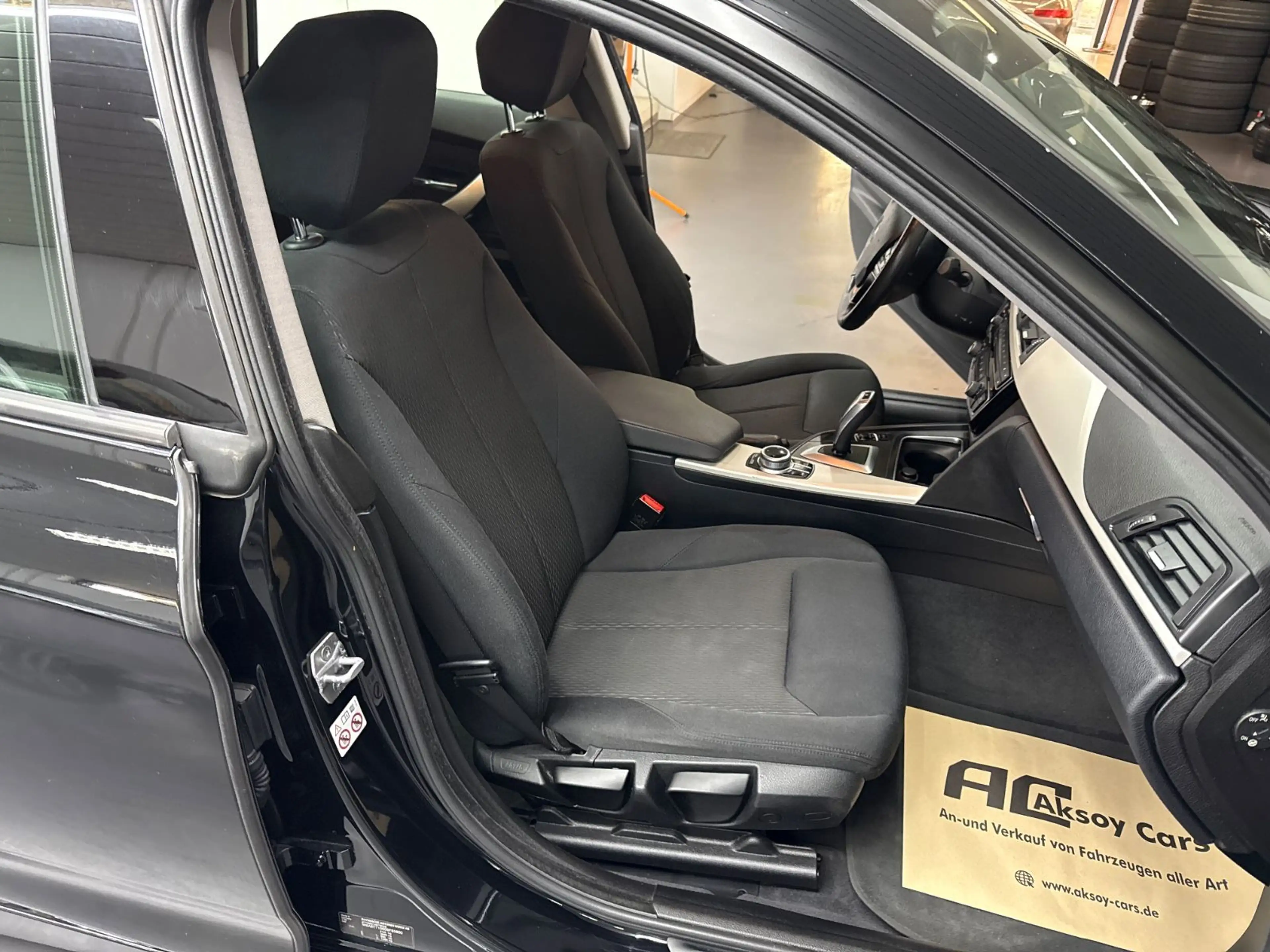 BMW 318 3 Gran Turismo 318 d Advantage — photo 11