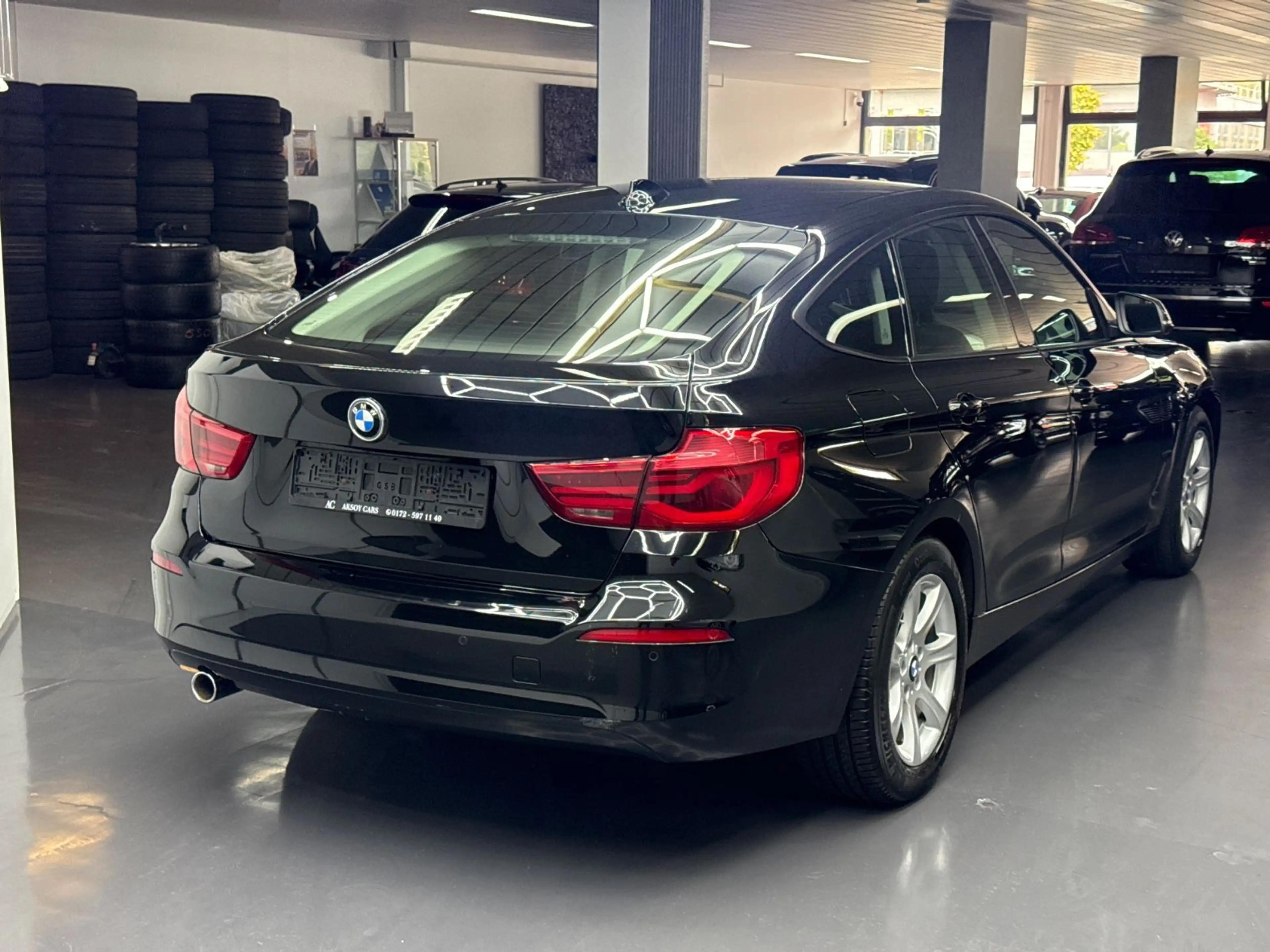 BMW 318 3 Gran Turismo 318 d Advantage — photo 6