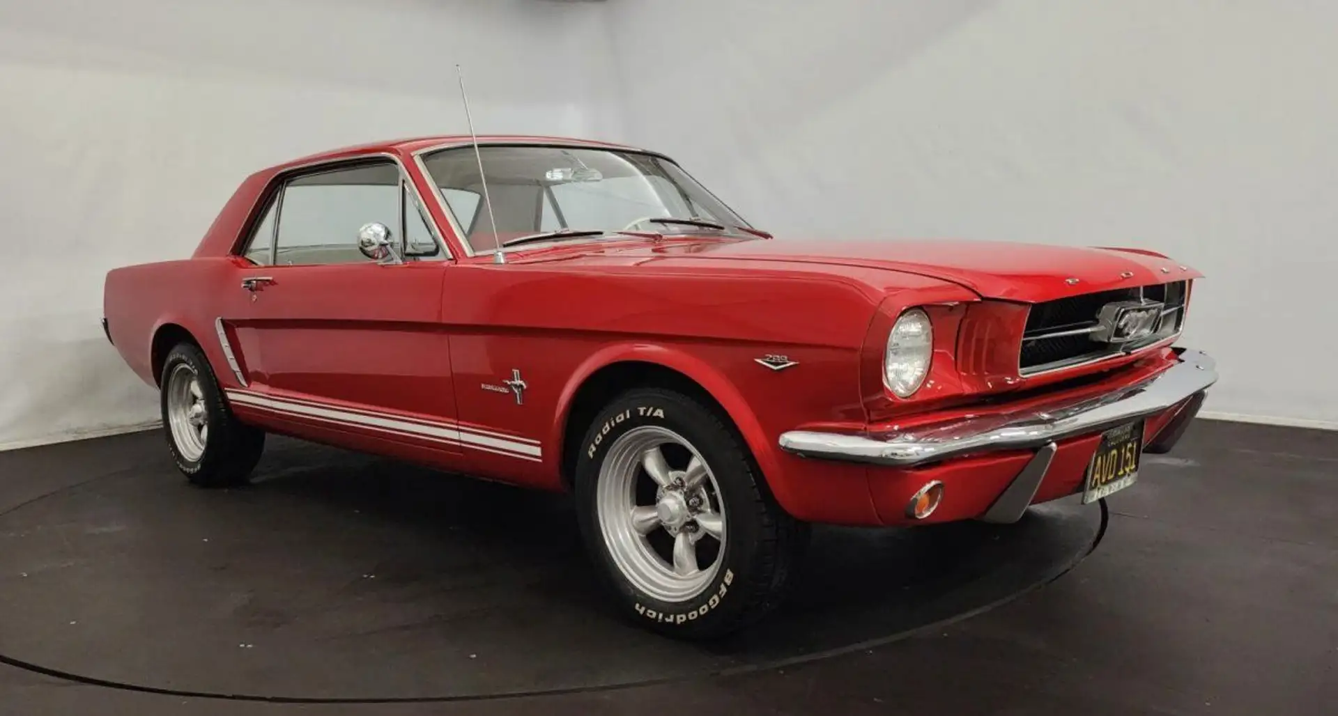 Ford Mustang Rouge - 1