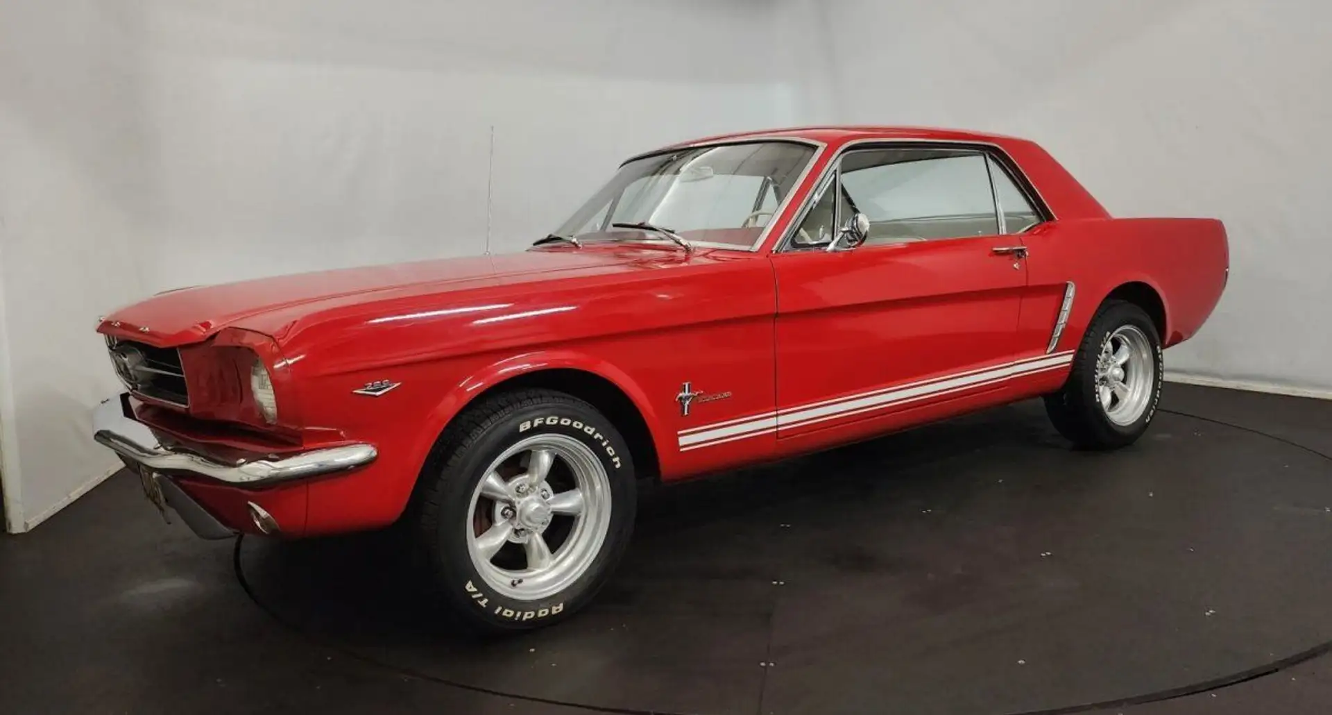 Ford Mustang Rouge - 2