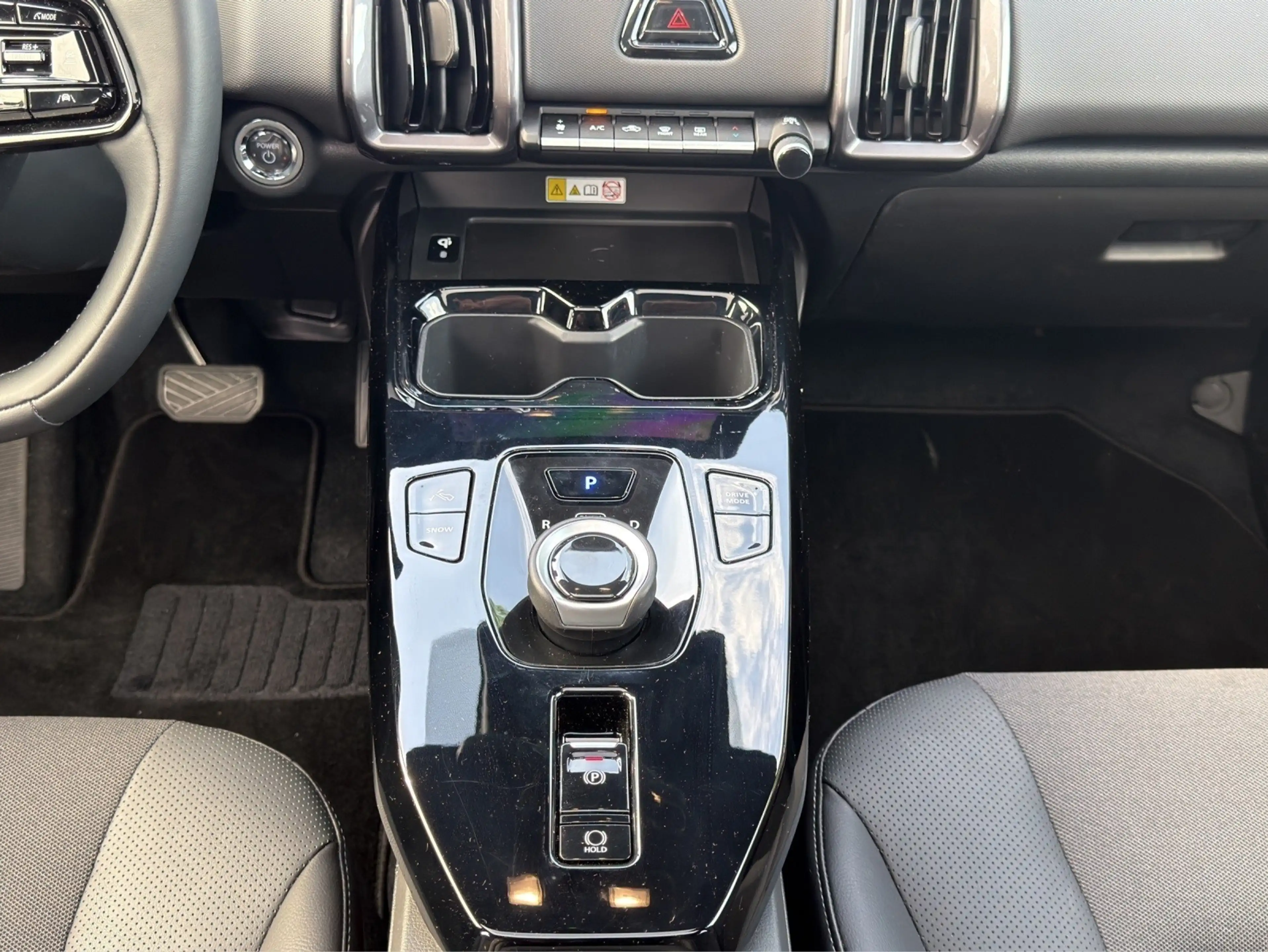 Toyota Urban Cruiser 128KW Lounge PANO-GLASDACH+KEYLESS+CARPLAY — photo 14