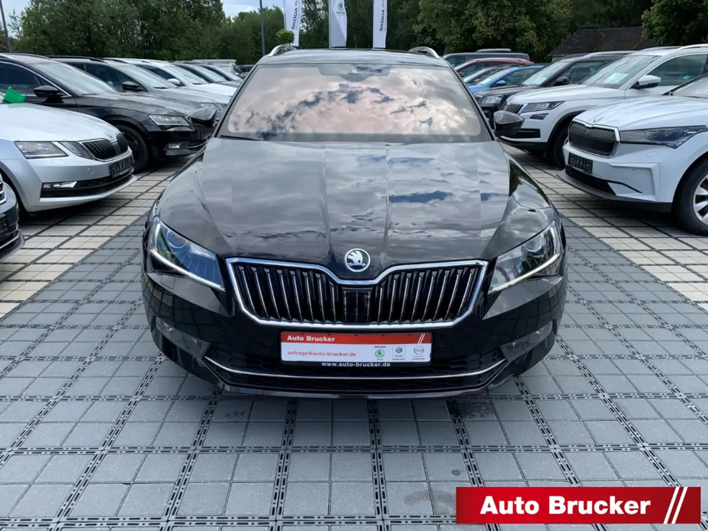 Skoda Superb Combi L&K 4x4 2.0 TDI AHK Navi Leder Xenon Schwarz - 2