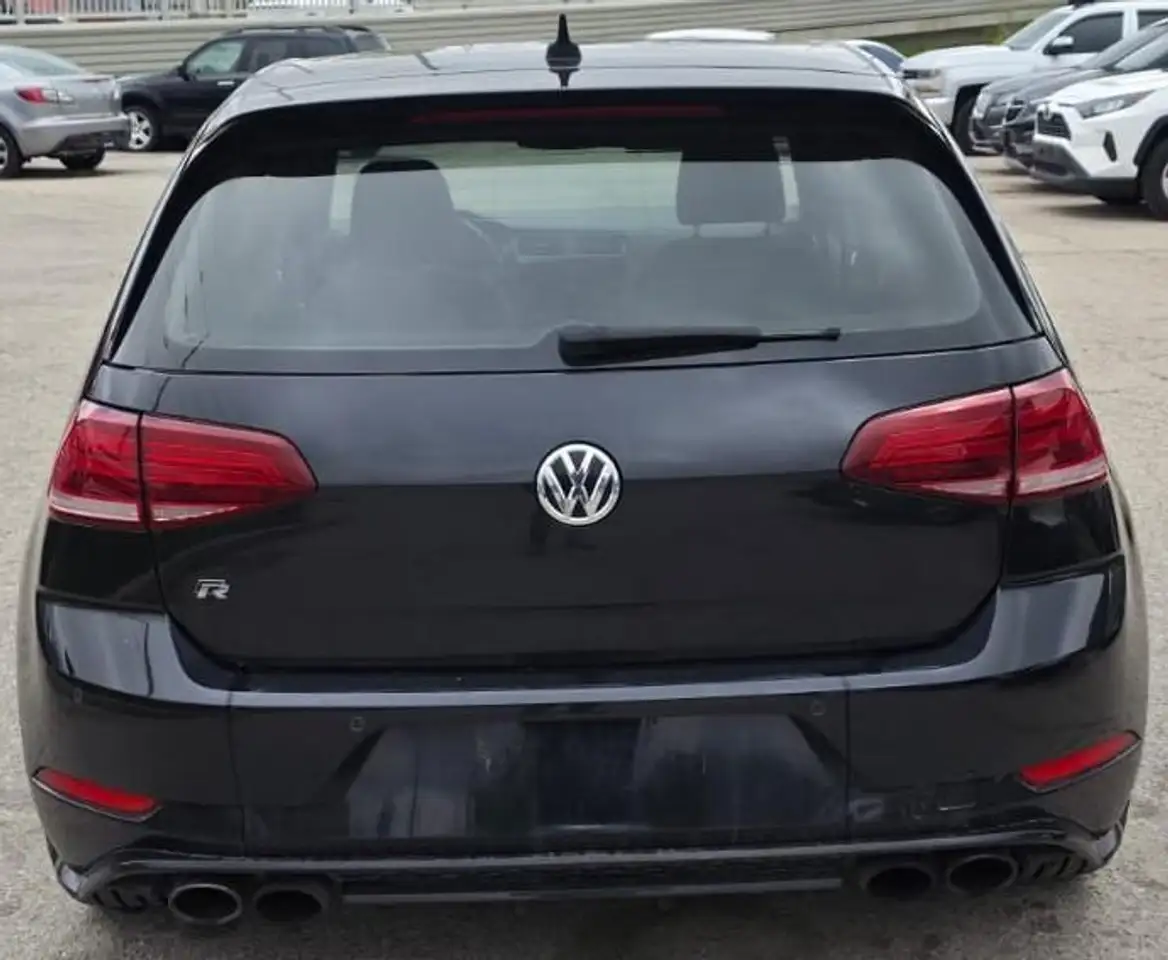 Volkswagen Golf R снимка Volkswagen Golf R