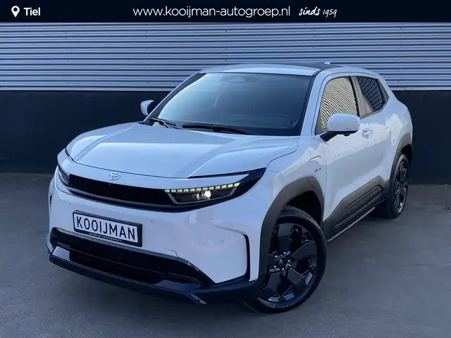 Toyota Urban Cruiser Executive 61 kWh Nieuw! Panoramadak, 360° camea, n