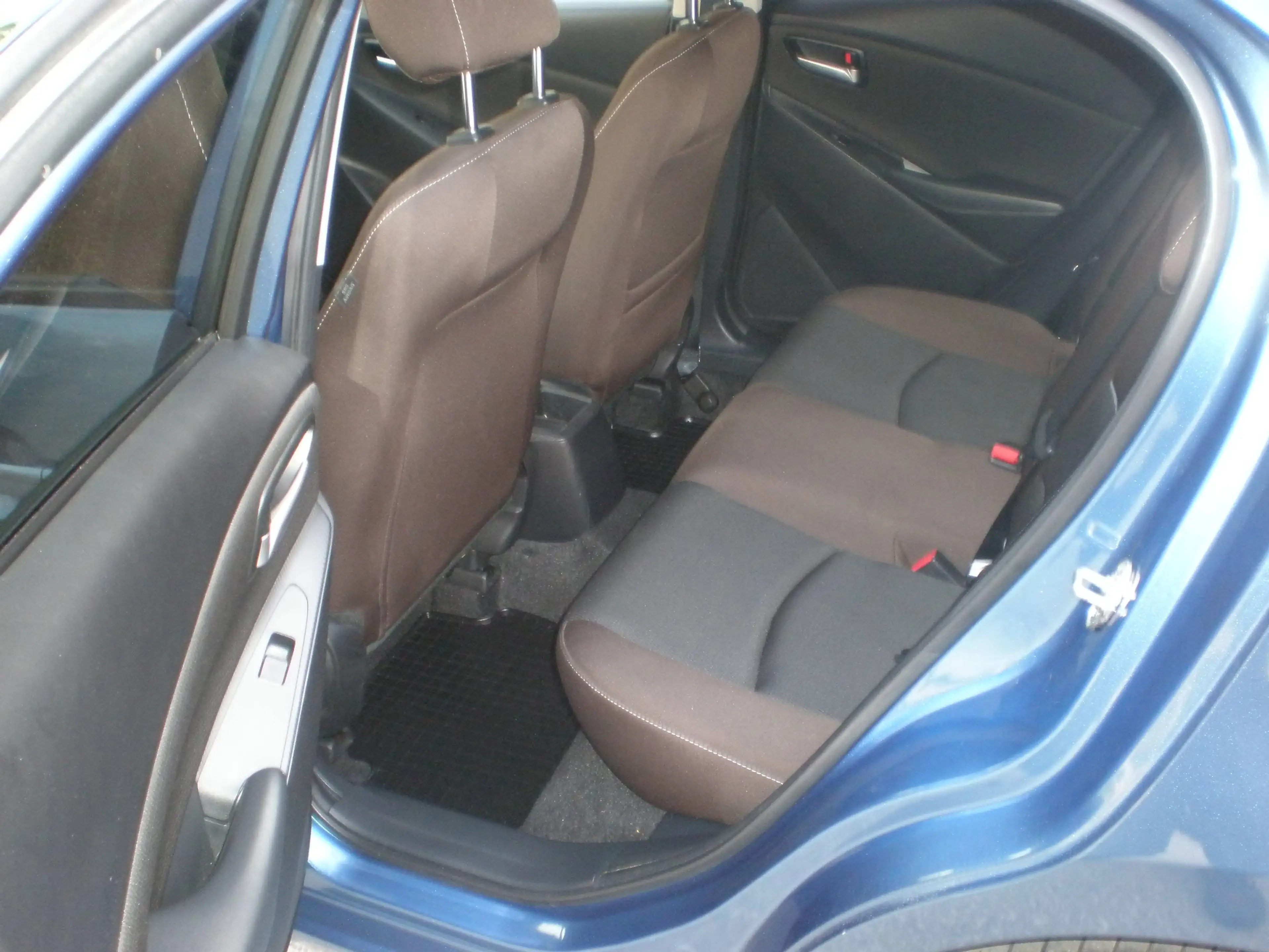 Mazda 2 G75 Takumi — photo 8