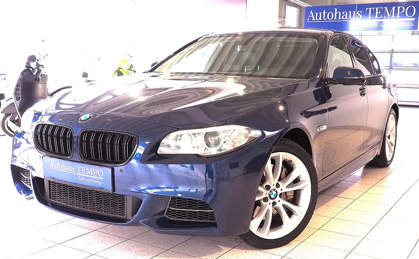 BMW 535 d xDrive Aut.--Luxury absolut Vollausstattung-- Bleu - 1
