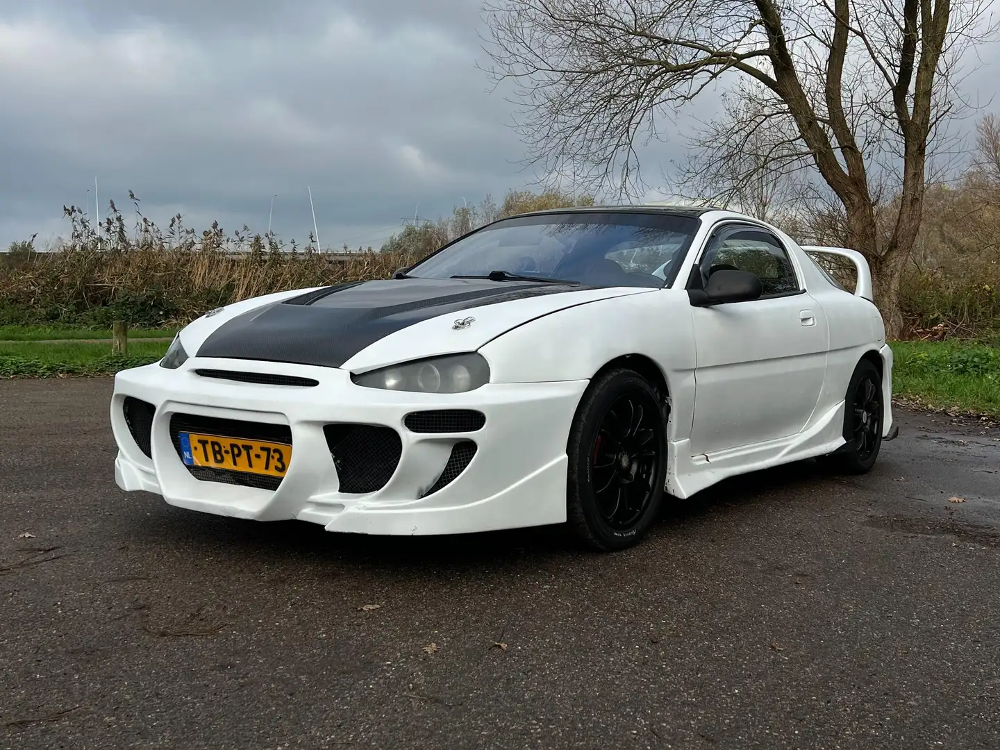 Mazda MX-3 1.8 V6 Weiß - 2