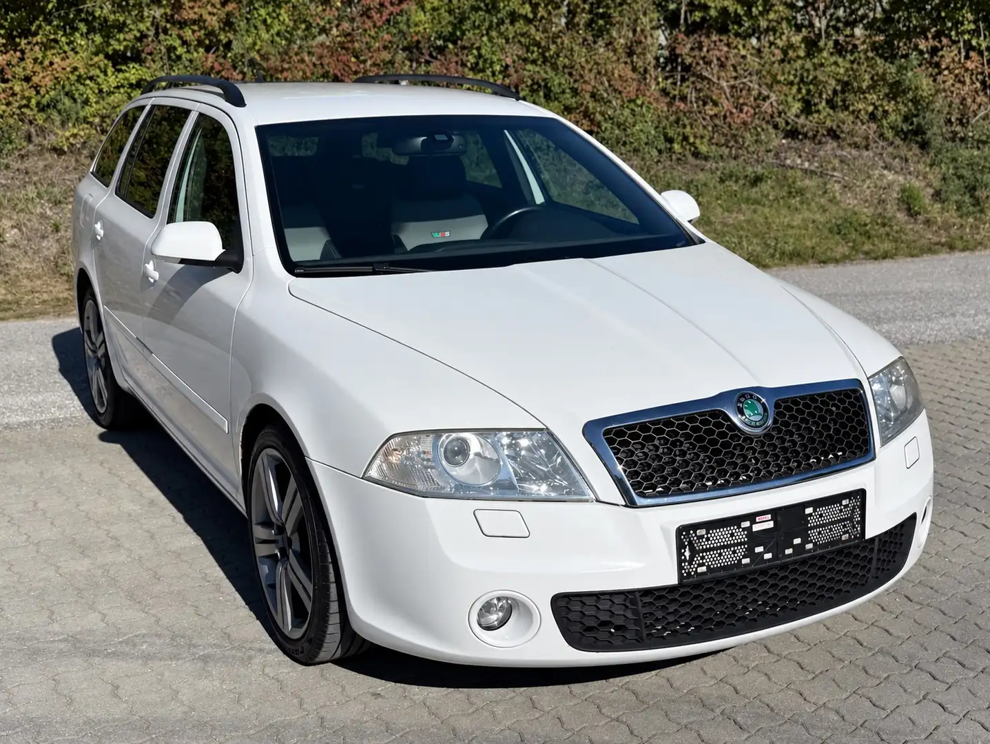 Skoda Octavia RS DSG Weiß - 1
