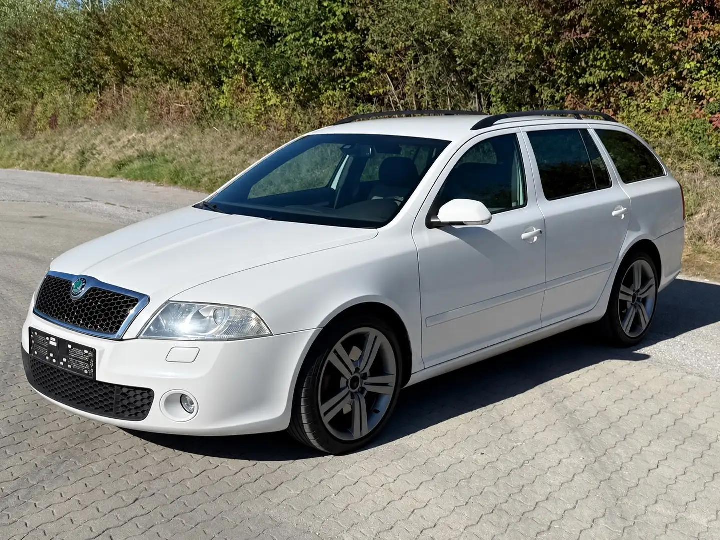 Skoda Octavia RS DSG Weiß - 2