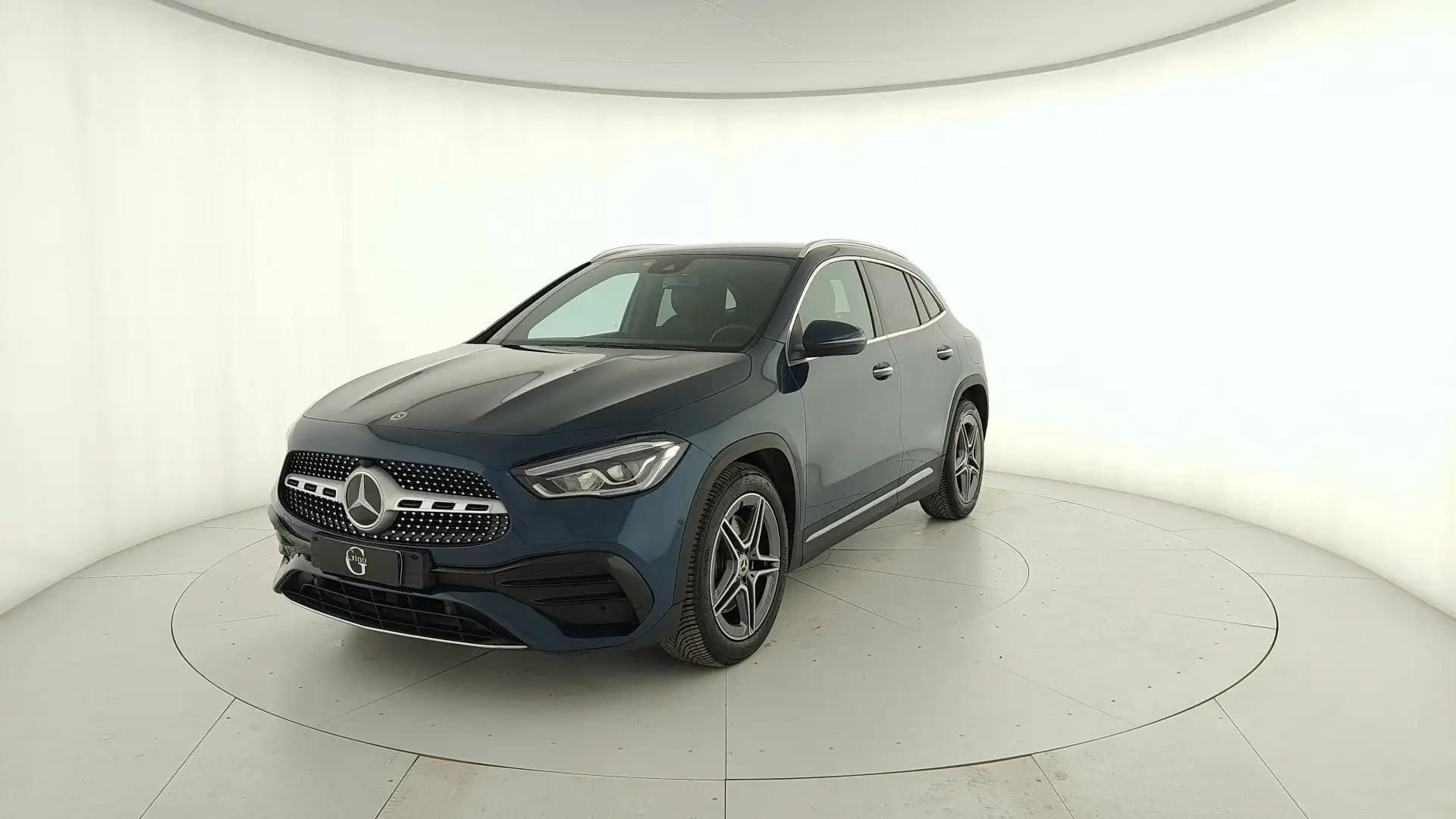 Mercedes-Benz GLA 250 Premium auto Blau - 1