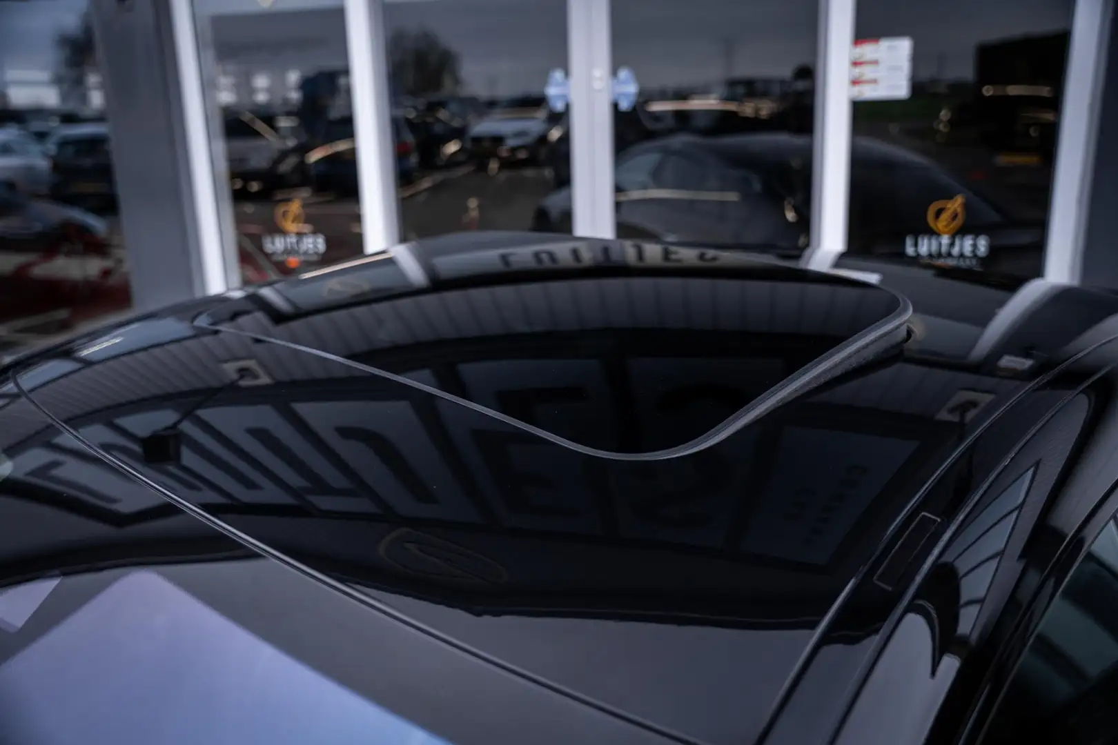 Mercedes-Benz AMG GT 4-Door Coupe Org.NL*Burmester*Aeropack*Carbon*Schu Zwart - 2