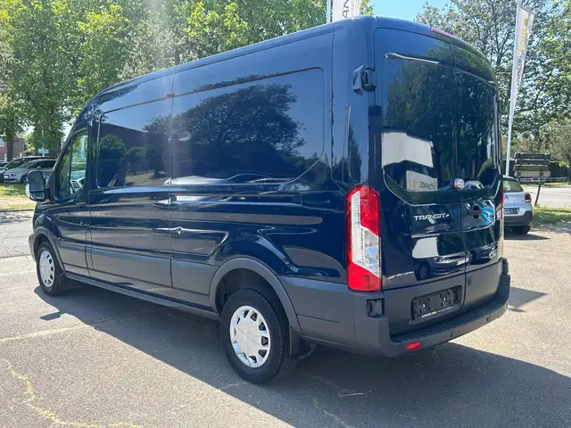 Ford Transit view 4