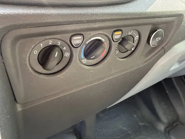 Ford Transit view 17