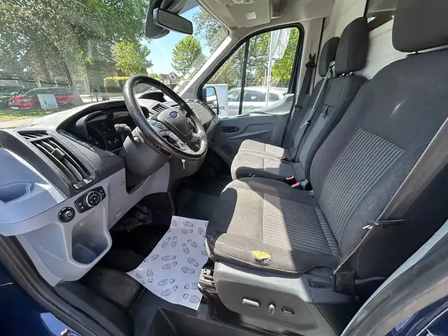 Ford Transit view 13