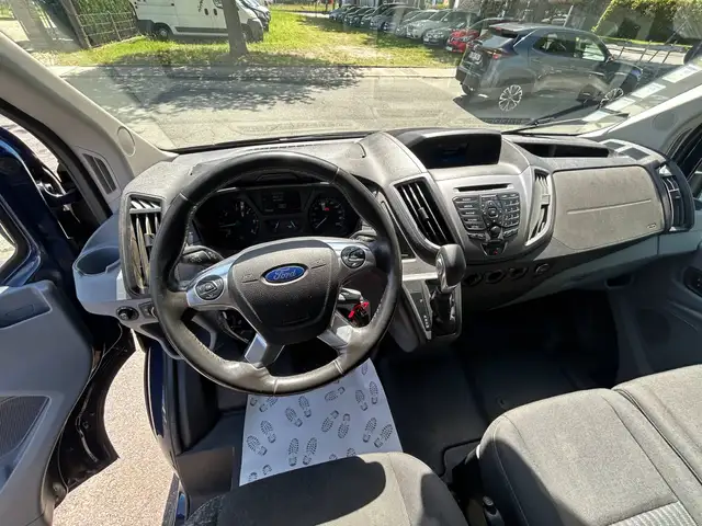 Ford Transit view 14
