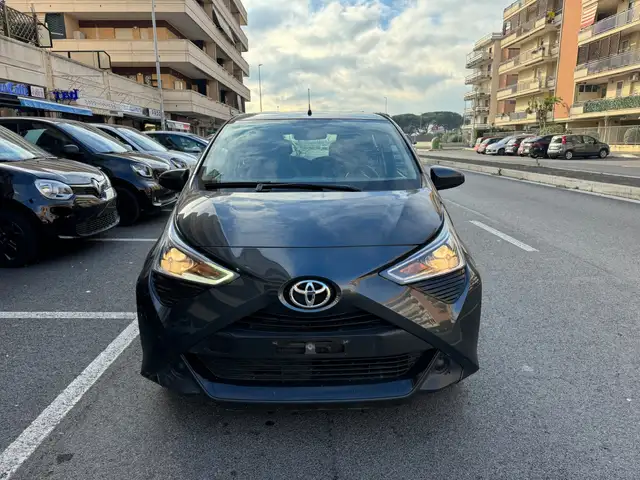 Toyota Aygo Connect 1.0 VVT-i 72CV 5 porte x-business plus CAR