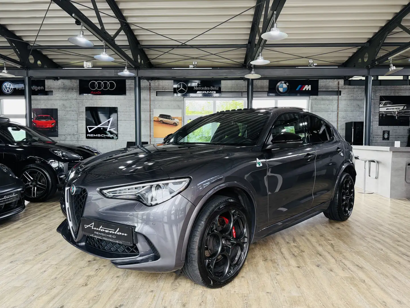 Alfa Romeo Stelvio Quadrifoglio Q4*PANO*KAMERA*21ZOLL*H&K Grau - 1