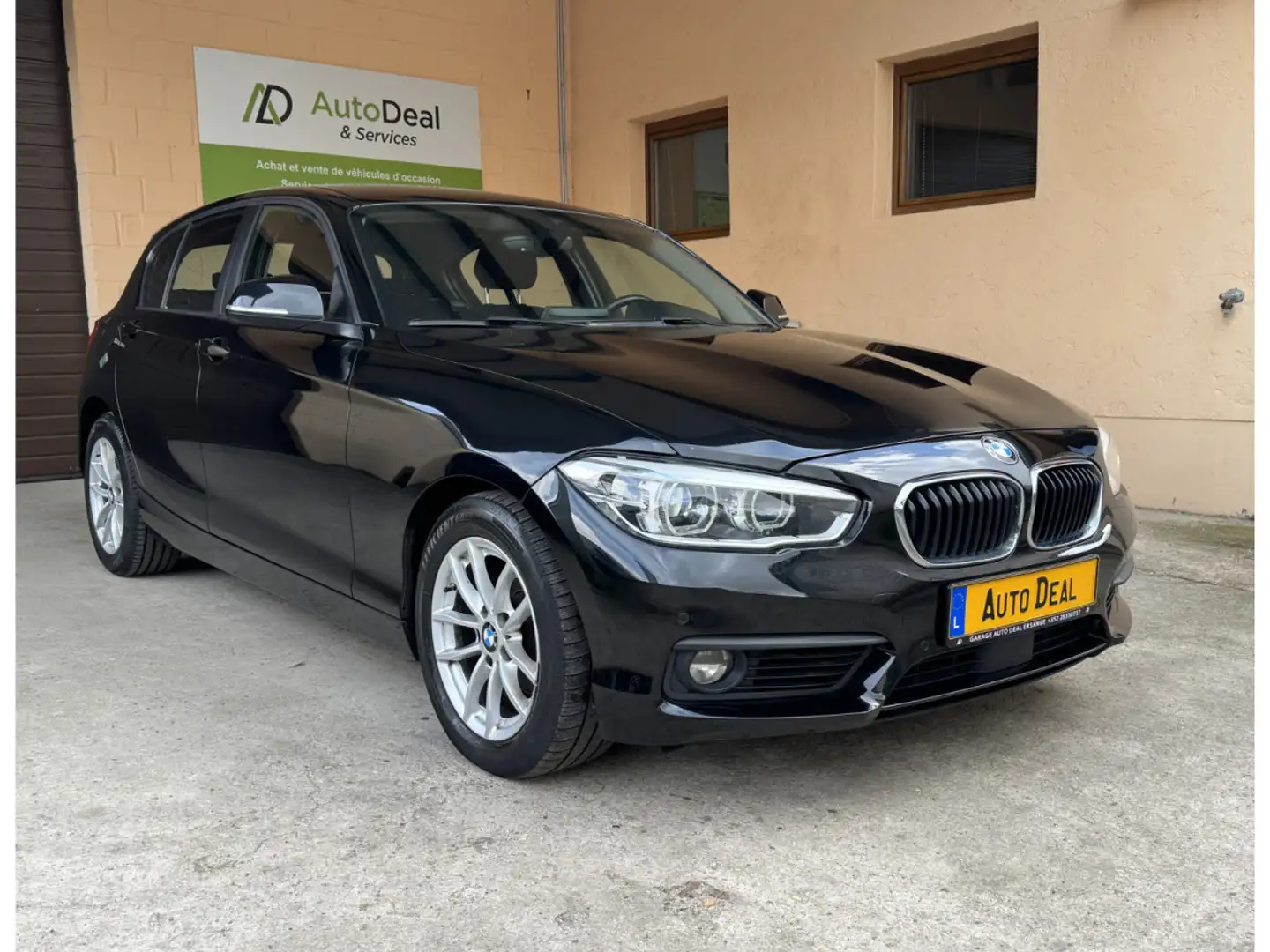 BMW 118 d Busnes Automatique 150cv Noir - 1