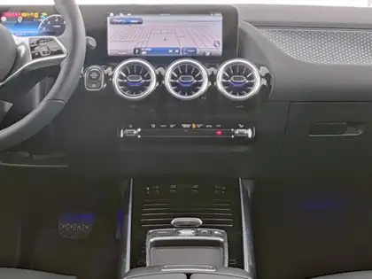 Annonce voiture d'occasion Mercedes-Benz GLA 180 - CARADIZE