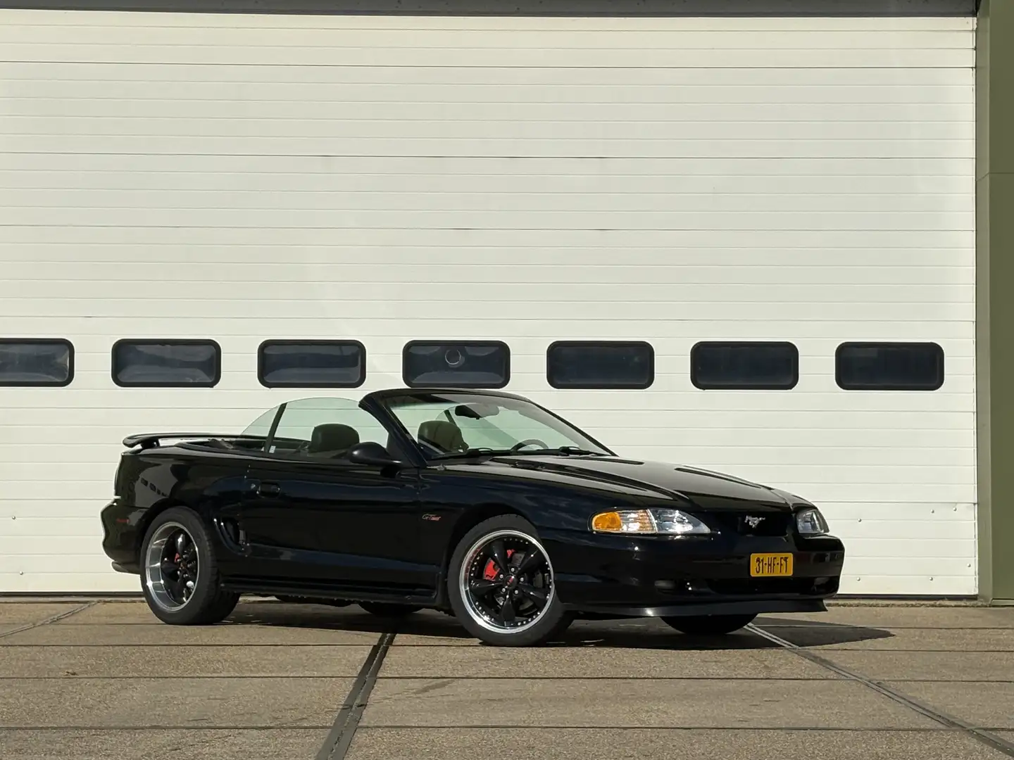Ford Mustang 119d mijlen | 4.6 V8 GT | Convertible | Zeer net | Zwart - 1