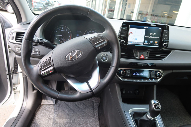 Hyundai i30 YES! Plus — photo 15