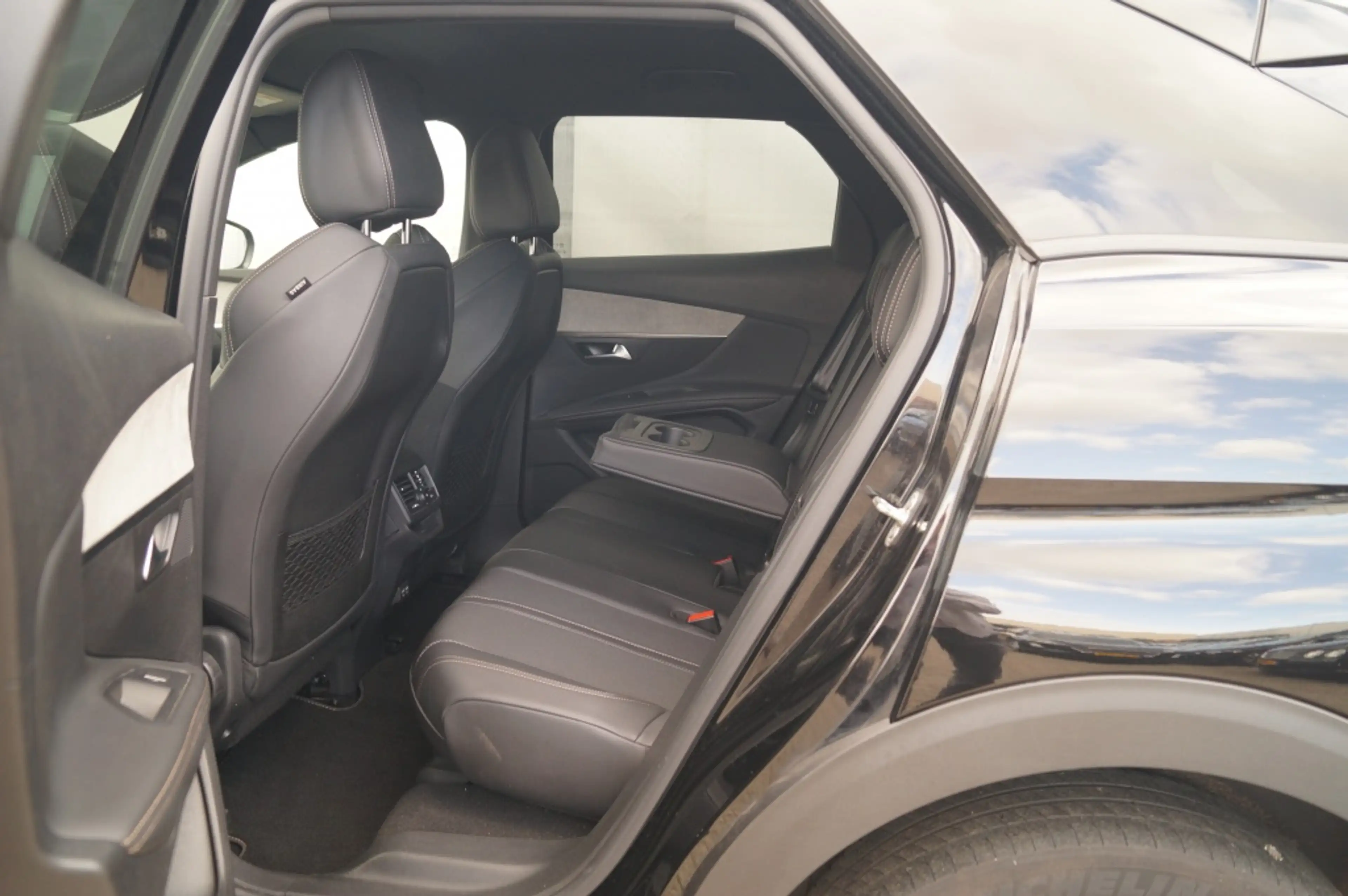 Peugeot 3008 1.2 PureTech 130pk GT -NAVI-ECC-CAM-TREKHAAK- — photo 8