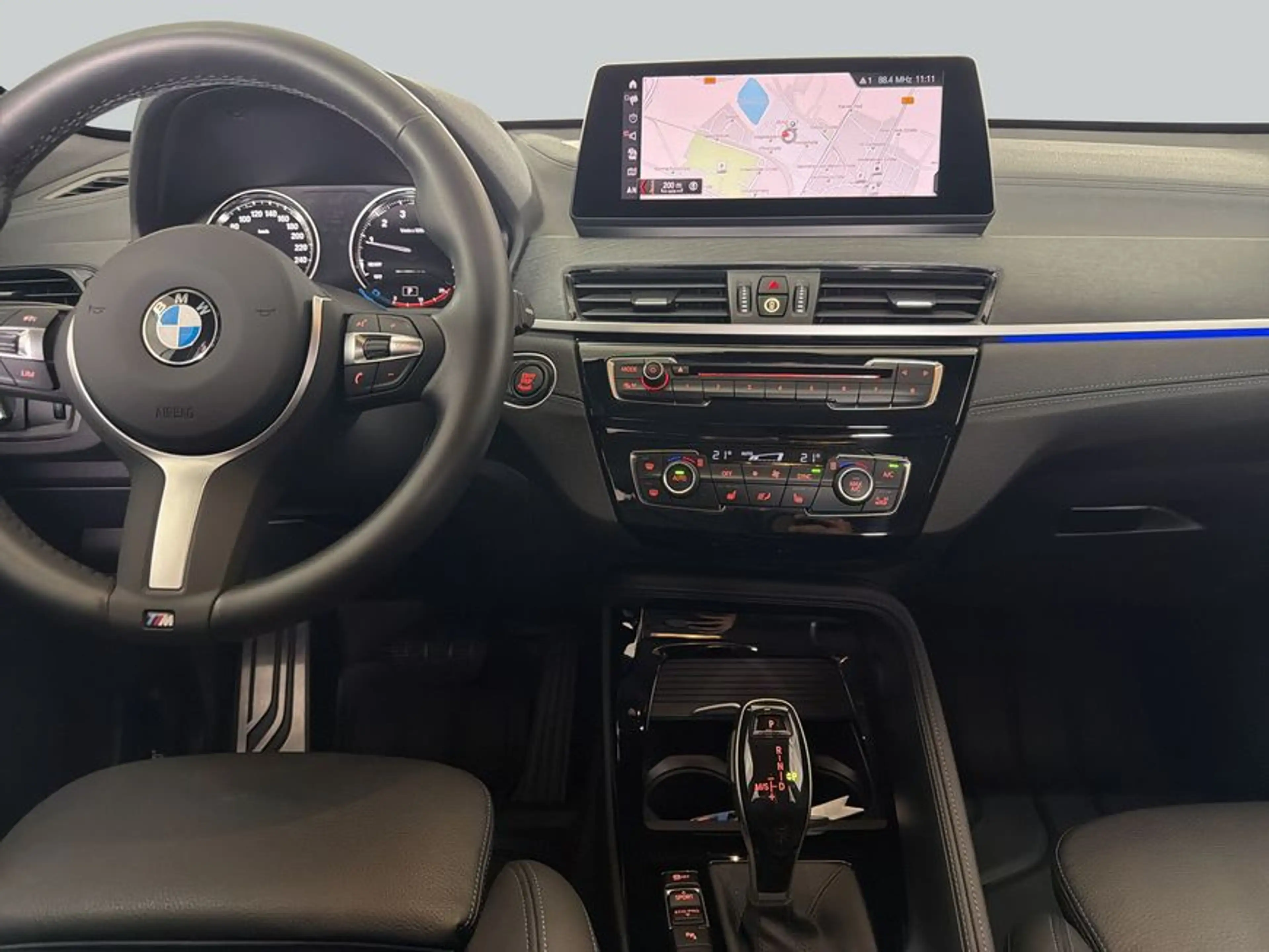 BMW X1 xDrive20i Aut. M-Paket LED HeadUp Navi — photo 15