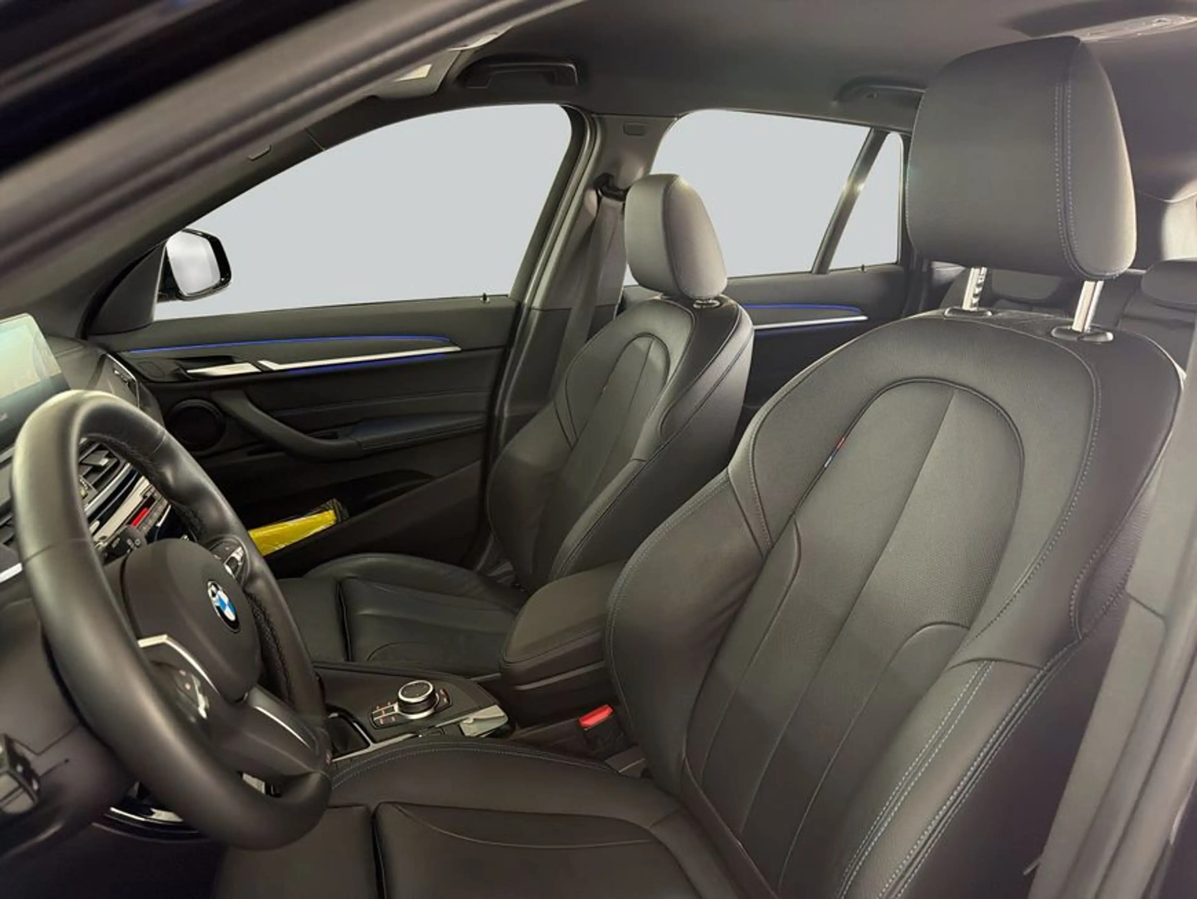 BMW X1 xDrive20i Aut. M-Paket LED HeadUp Navi — photo 11