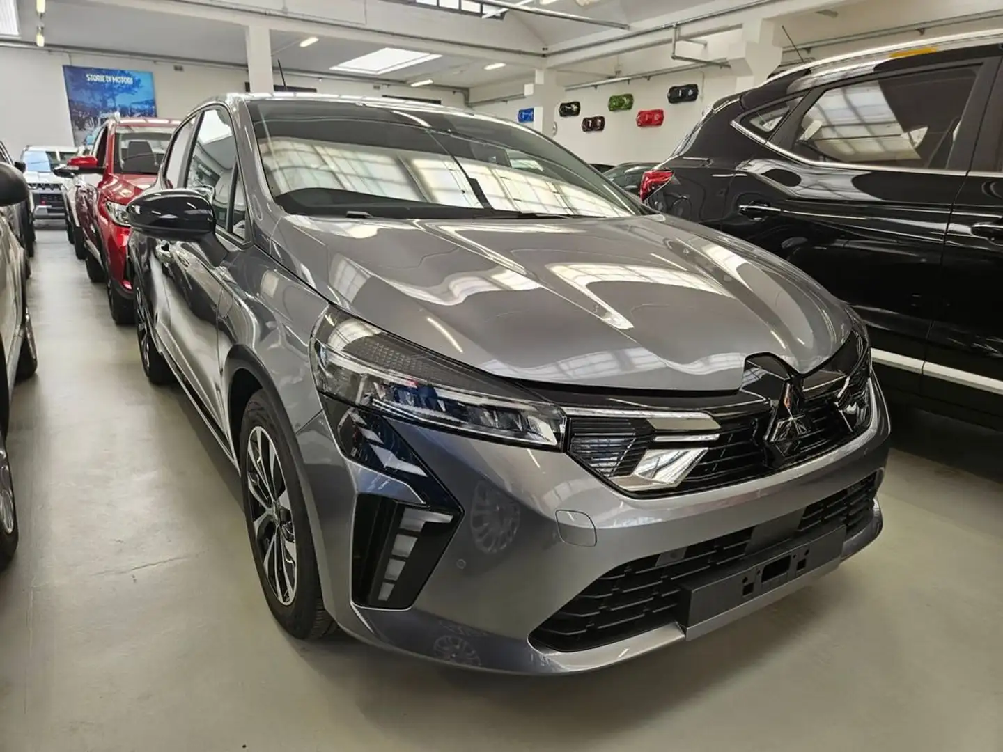 Mitsubishi Colt Colt 1.0 Invite Grigio - 1