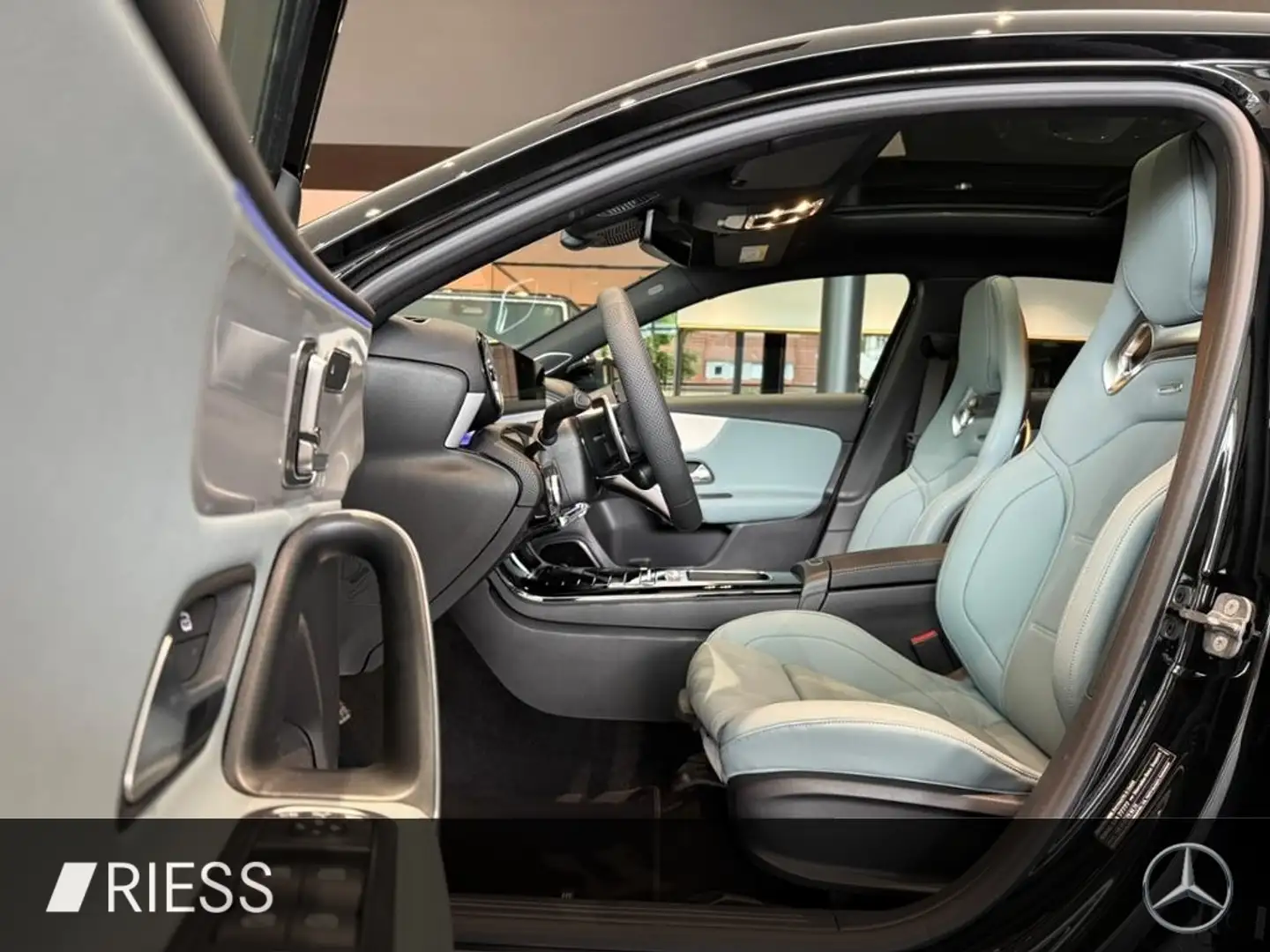 Mercedes-Benz A 35 AMG PANO+PERF SITZE+AERO PKT+HUD+KEYL+DISTR Noir - 2