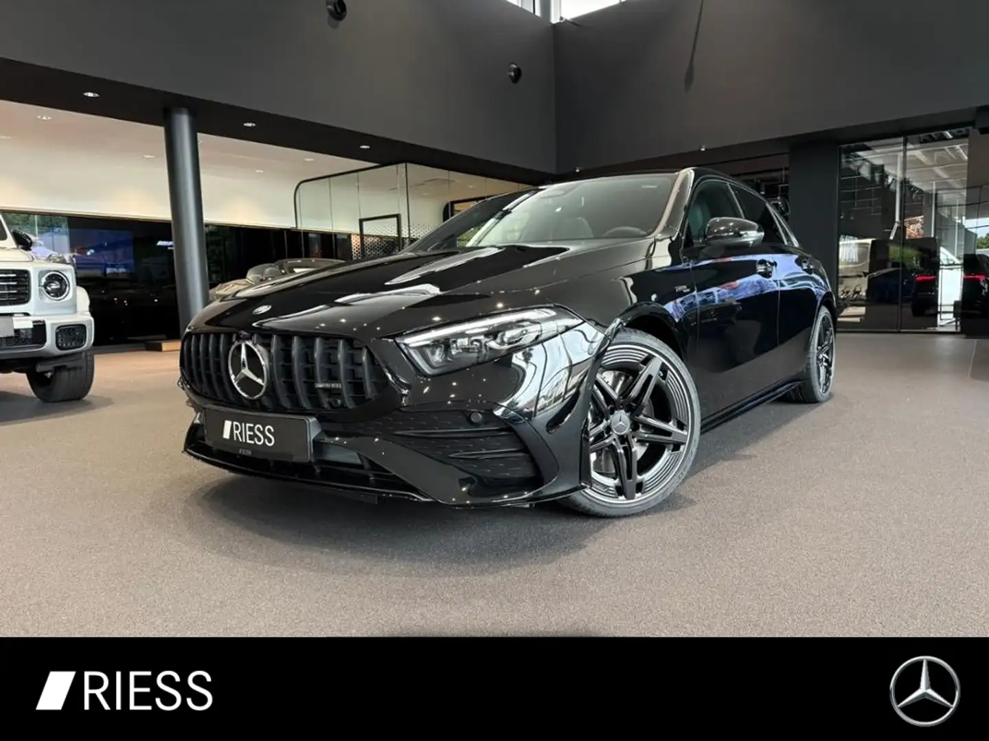 Mercedes-Benz A 35 AMG PANO+PERF SITZE+AERO PKT+HUD+KEYL+DISTR Schwarz - 1